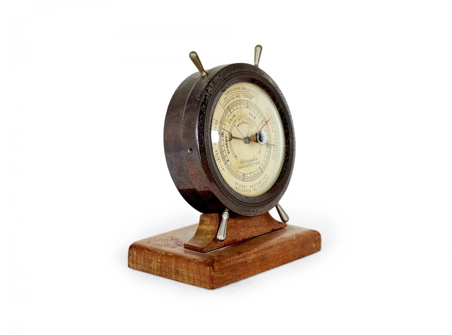 Metal Ship-Wheel Barometer en vente 1