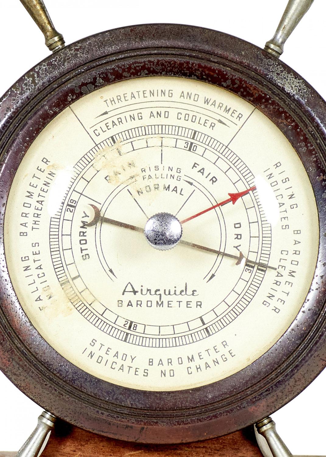 Metal Ship-Wheel Barometer en vente 2