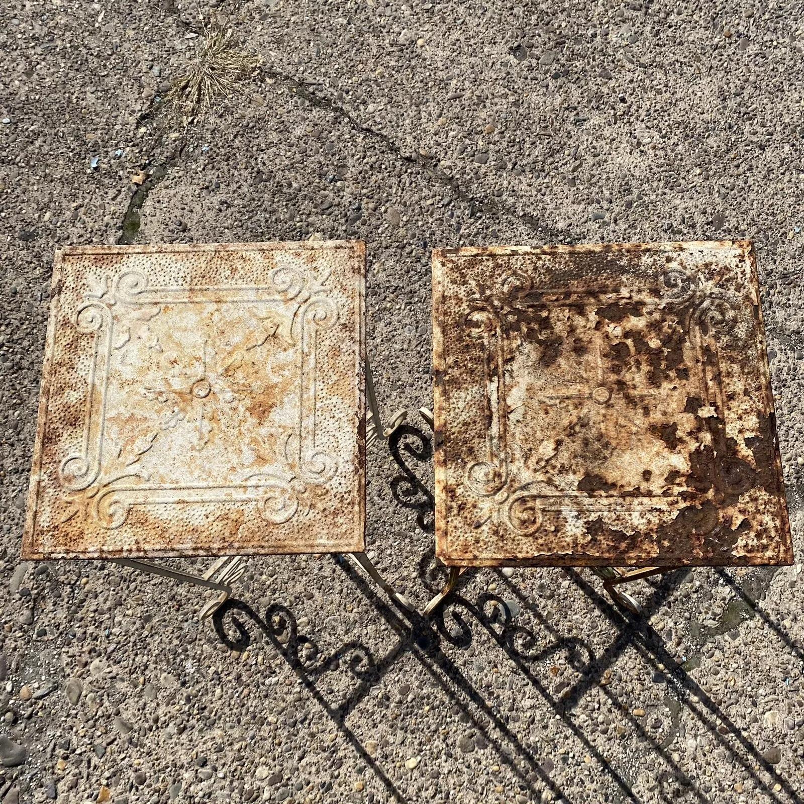 Metallbeistelltische im viktorianischen Stil aus geprägtem Metall - Paar (Unbekannt) im Angebot