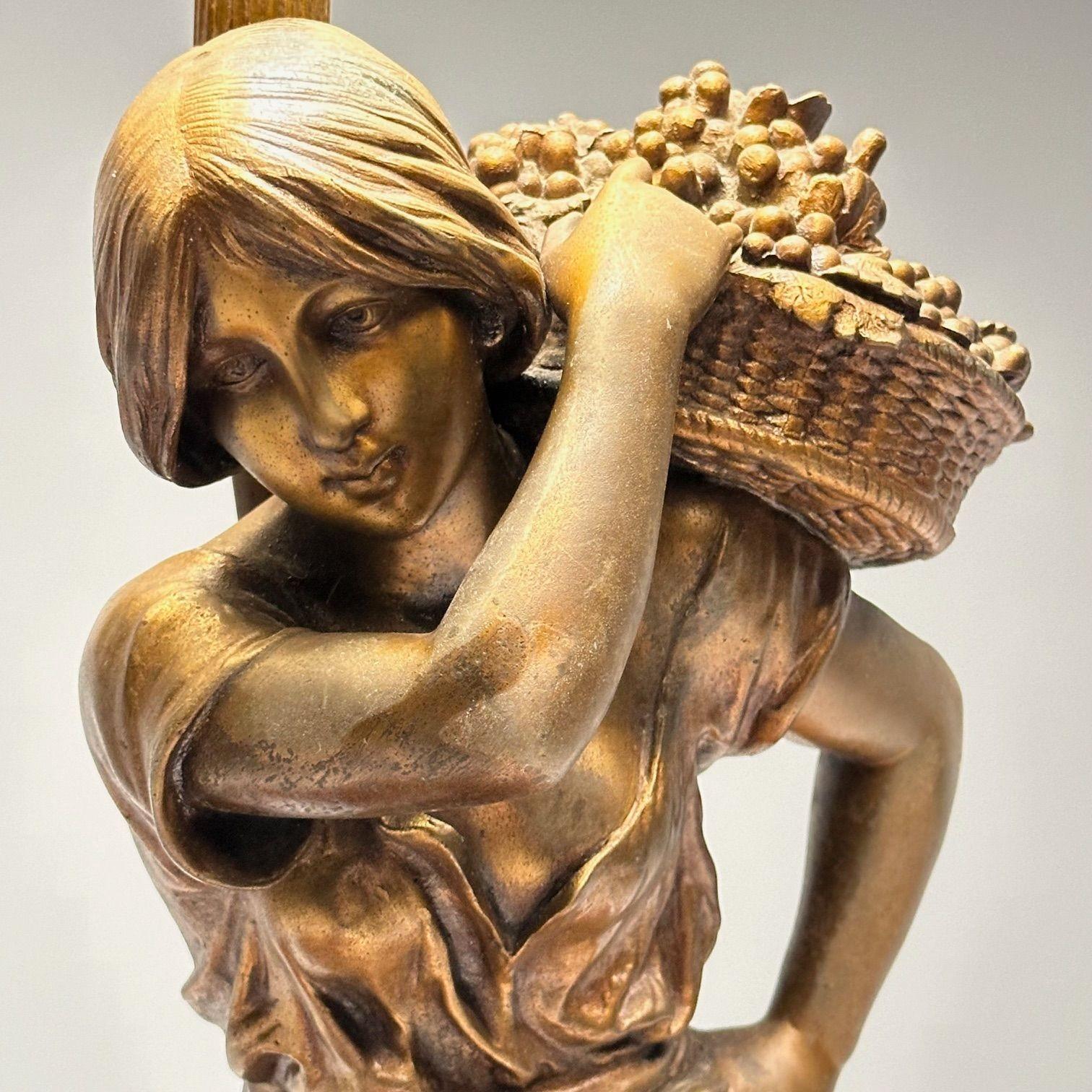 Statue française d'une femme porteuse de fruits, montée en lampe, années 1930 en vente 3