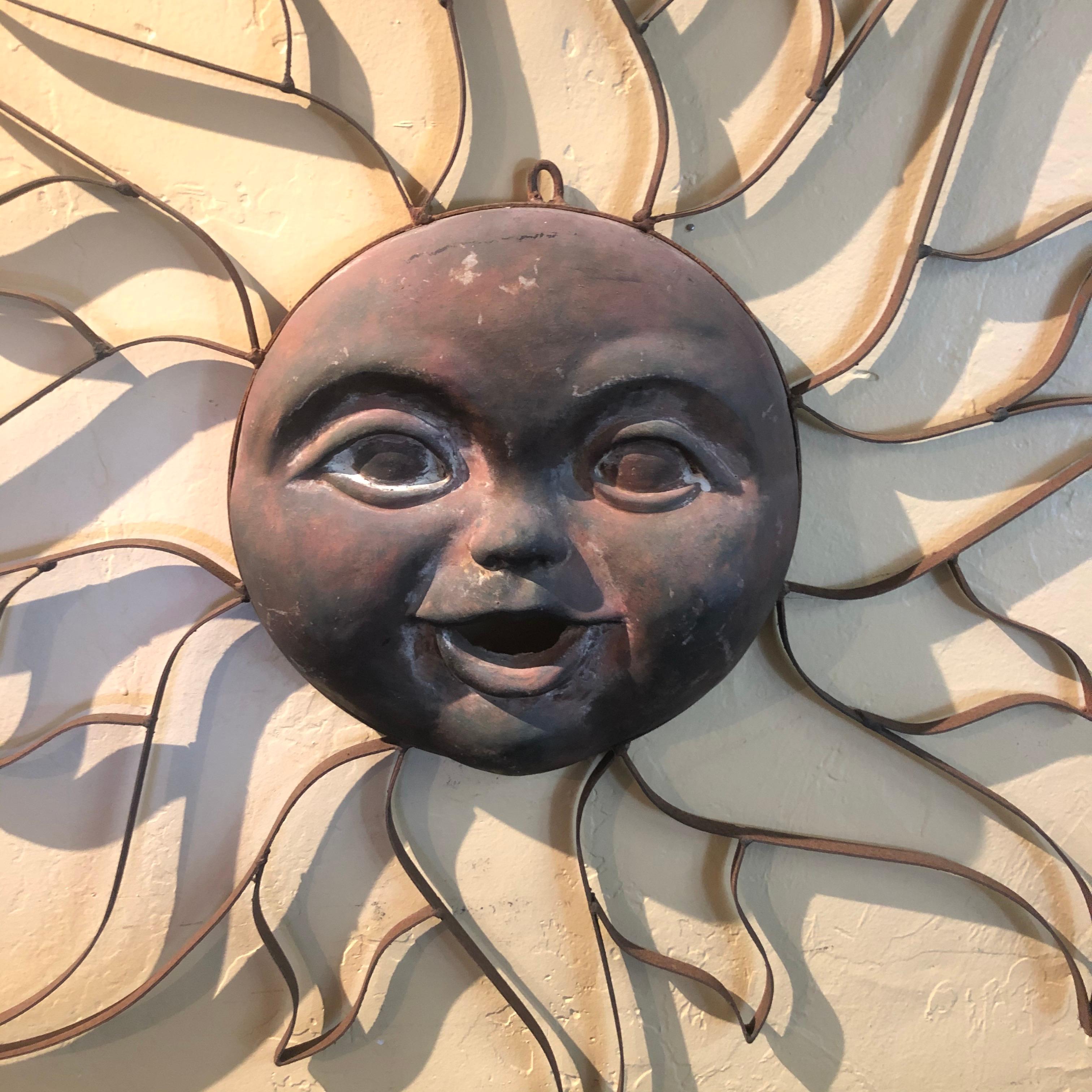 Sculpture solaire en métal vieilli / Suspension murale Abîmé - En vente à San Diego, CA