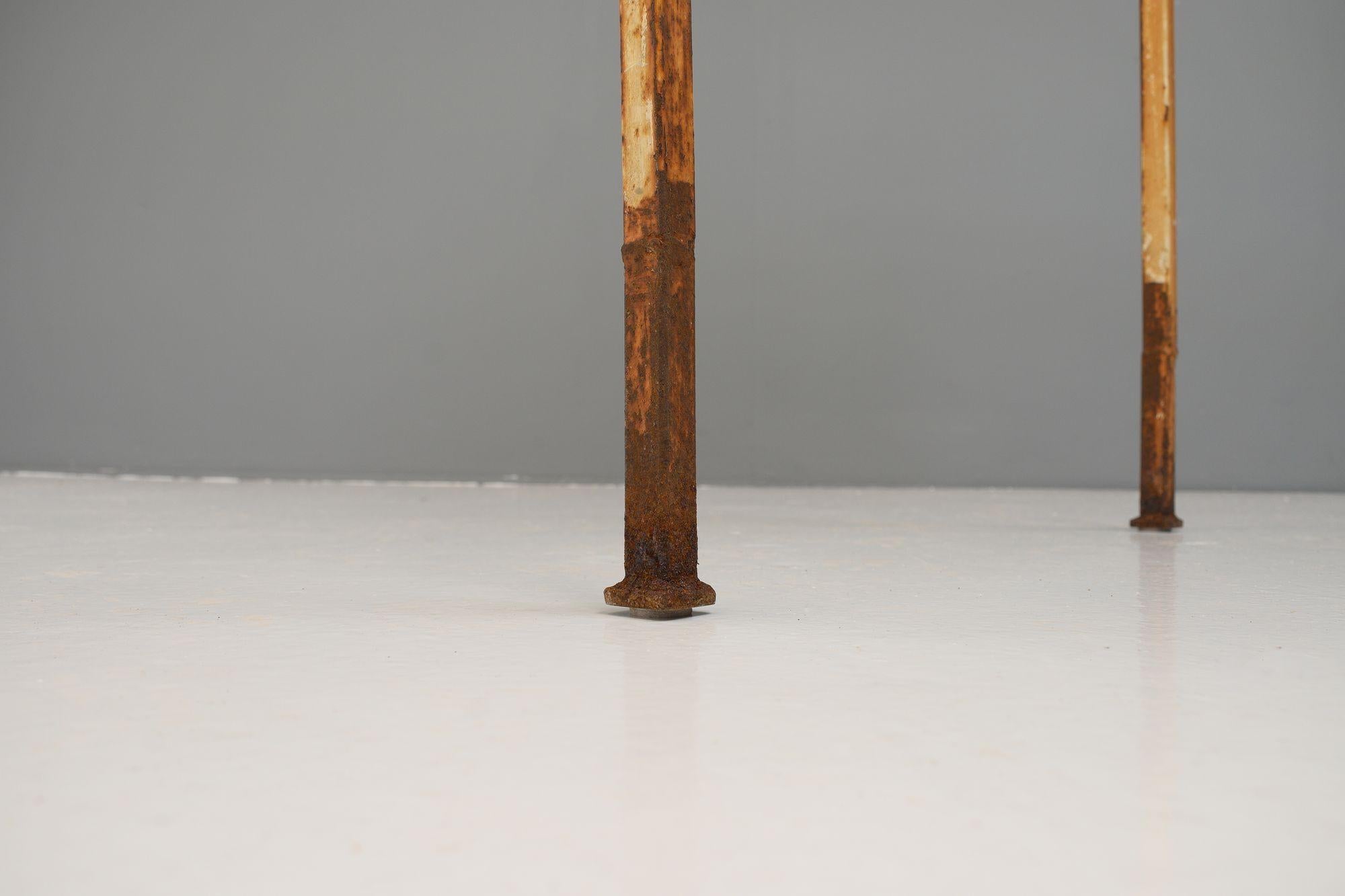 20ième siècle Table en métal en vente