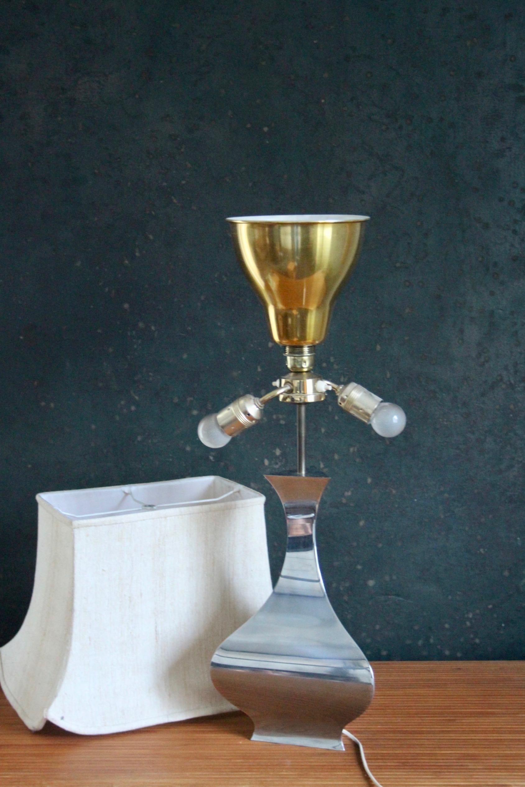 Metal table lamp In Good Condition For Sale In grand Lancy, CH
