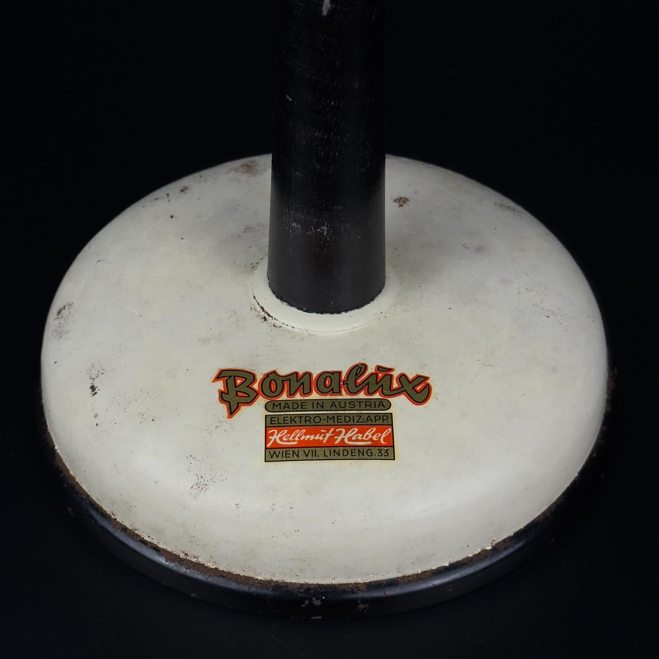 Lampe de table en métal, Vintage 1960s, Autriche Bon état - En vente à Miklavž Pri Taboru, SI