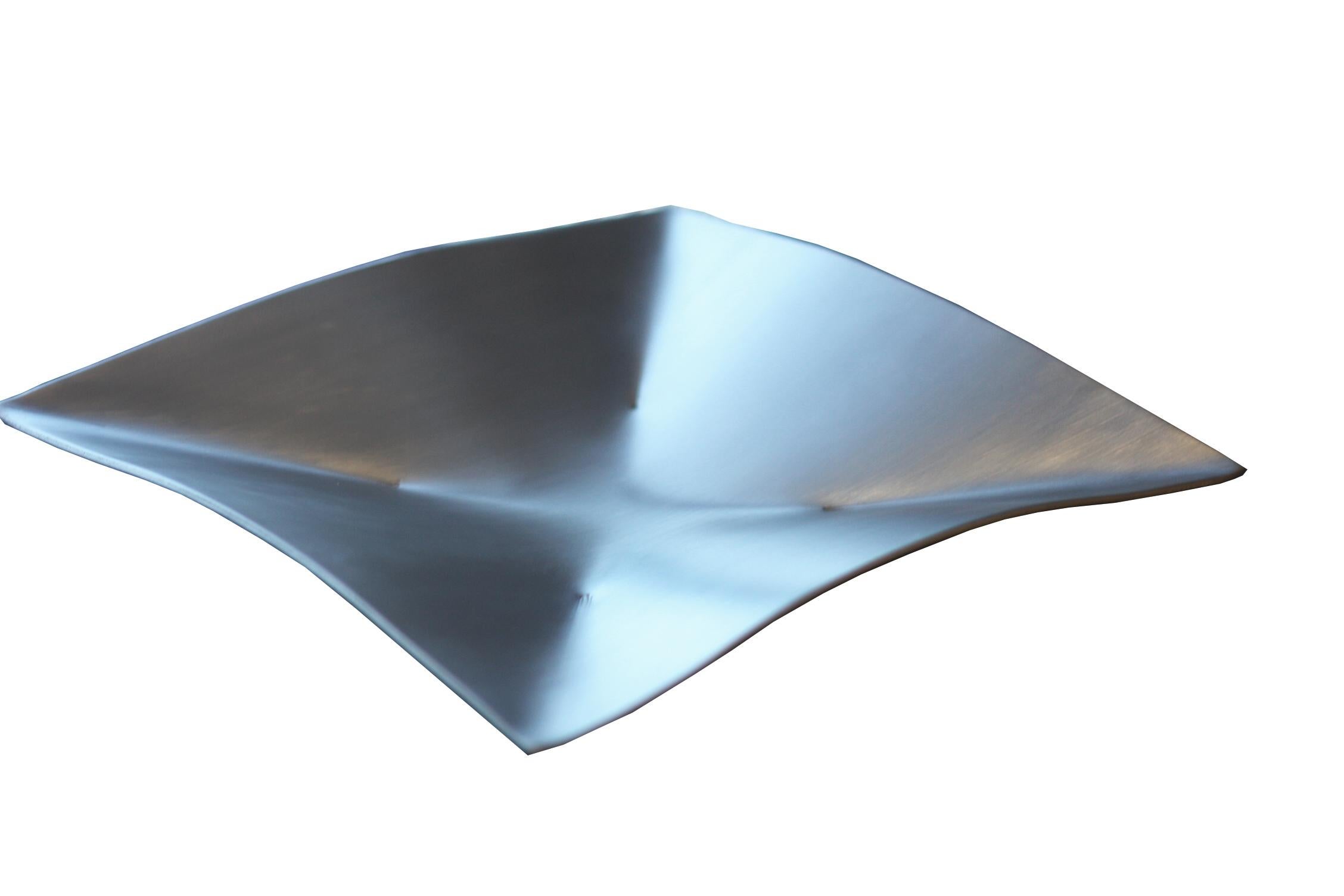 Minimalist Metal Tray in Raw Waxed Aluminum, Origami Style, Contemporary Design by Mtharu For Sale