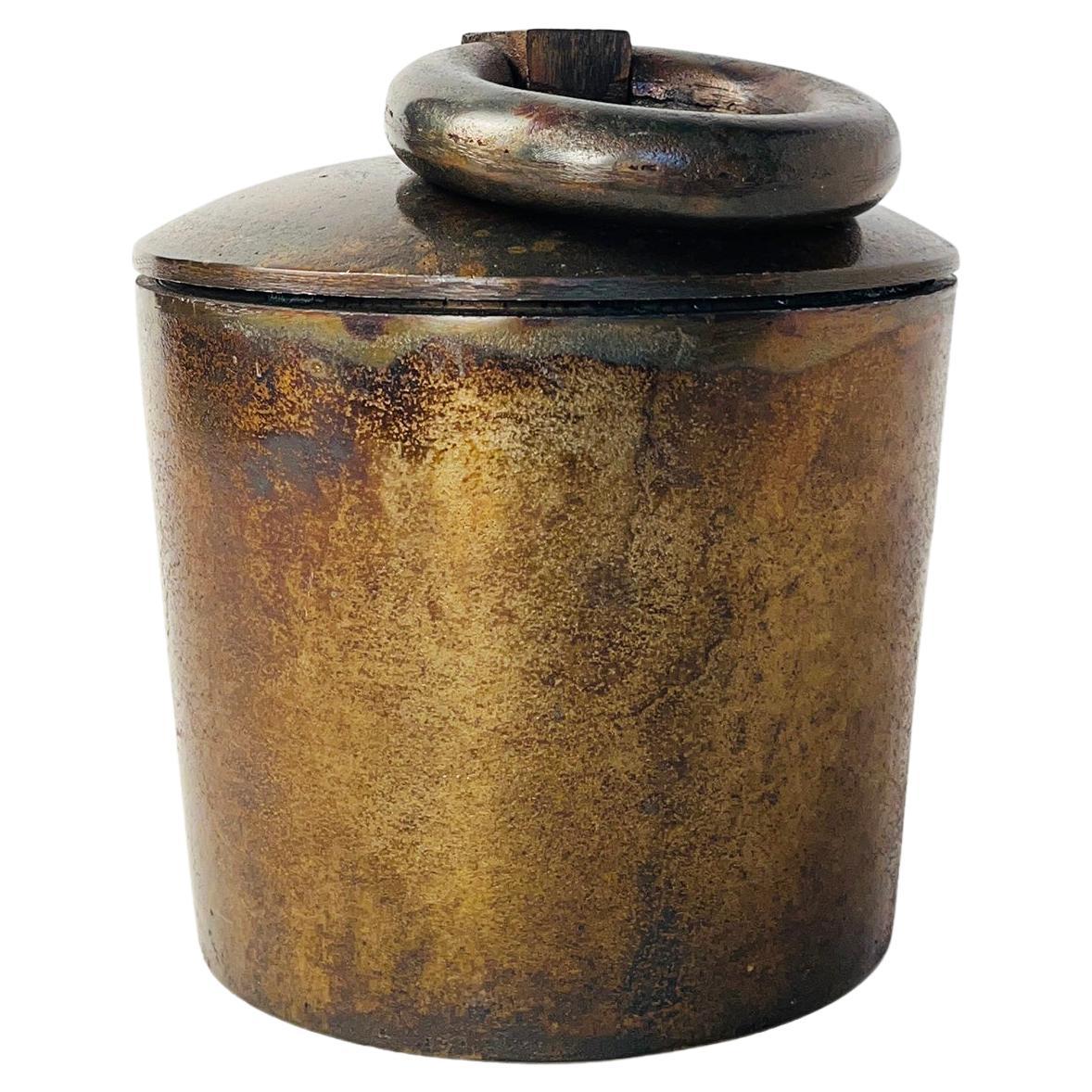 Urna de Metal Acabada en Bronce Antiguo