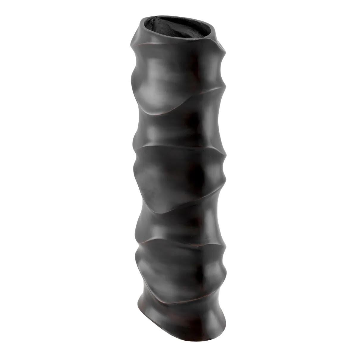 Francese Vaso in metallo con patina di bronzo, opera contemporanea, design etnico. in vendita