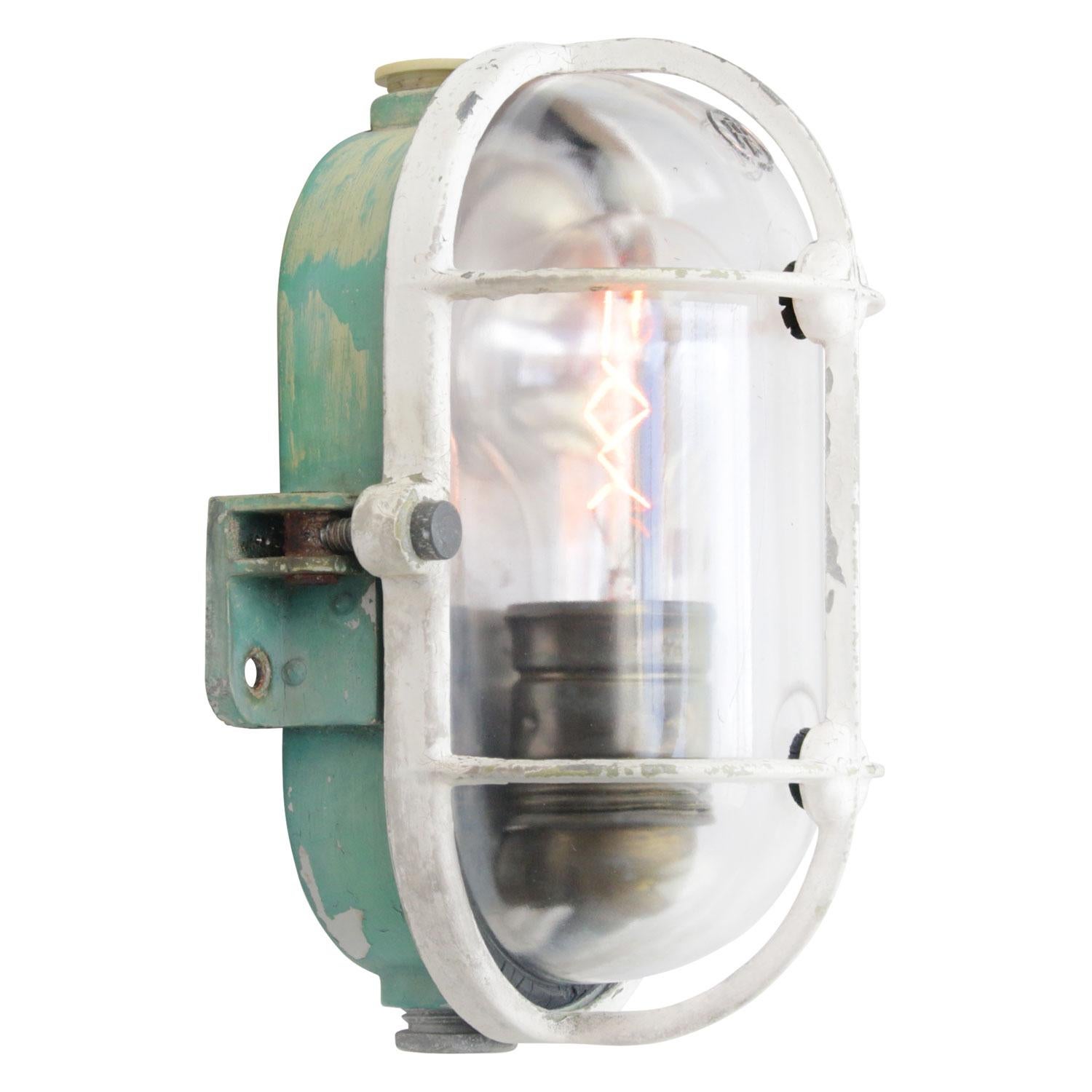 Industrial wall ceiling scone
Cast aluminum and clear glass

Weight: 0.90 kg / 2 lb

Priced per individual item. All lamps have been made suitable by international standards for incandescent light bulbs, energy-efficient and LED bulbs. E26/E27