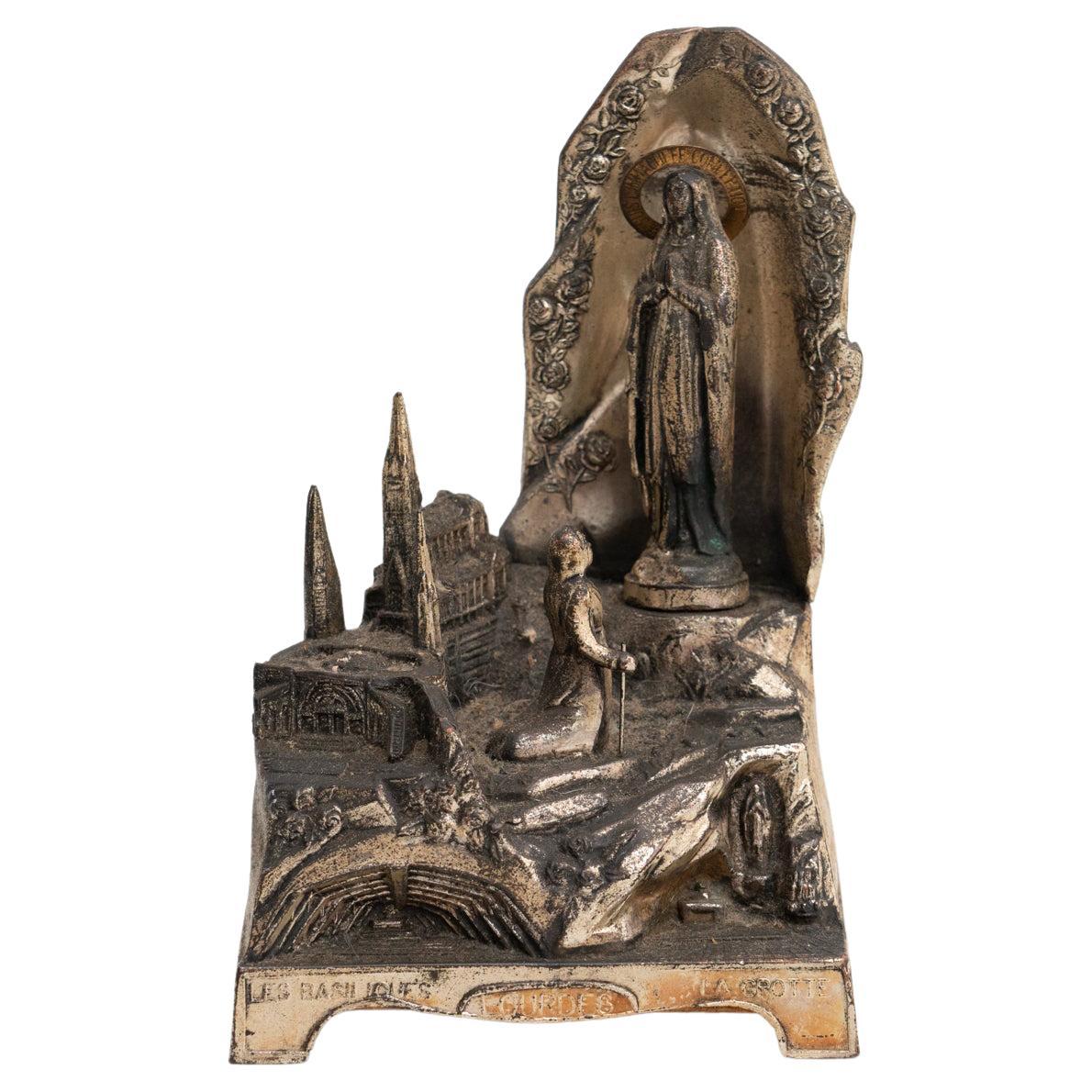 Memorabilia-Figur der Jungfrau Lourdes aus Metall, um 1950 im Angebot