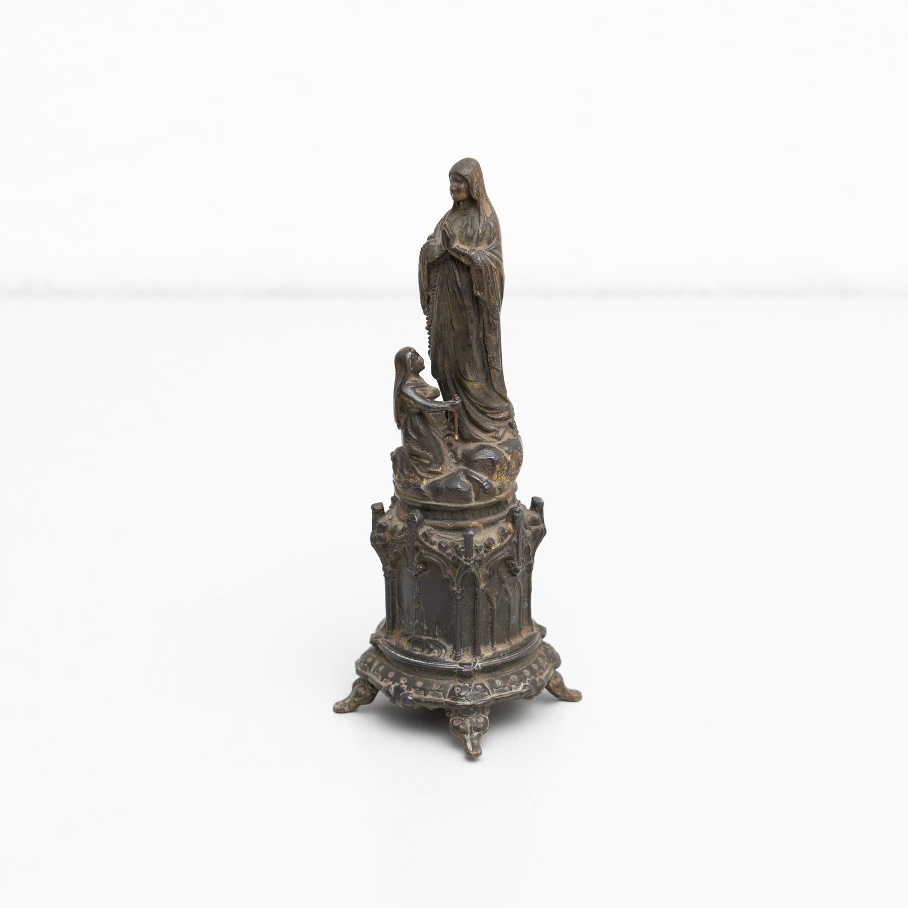 Moderne Figurine en métal de la Vierge Lourdes Memorabilia en vente