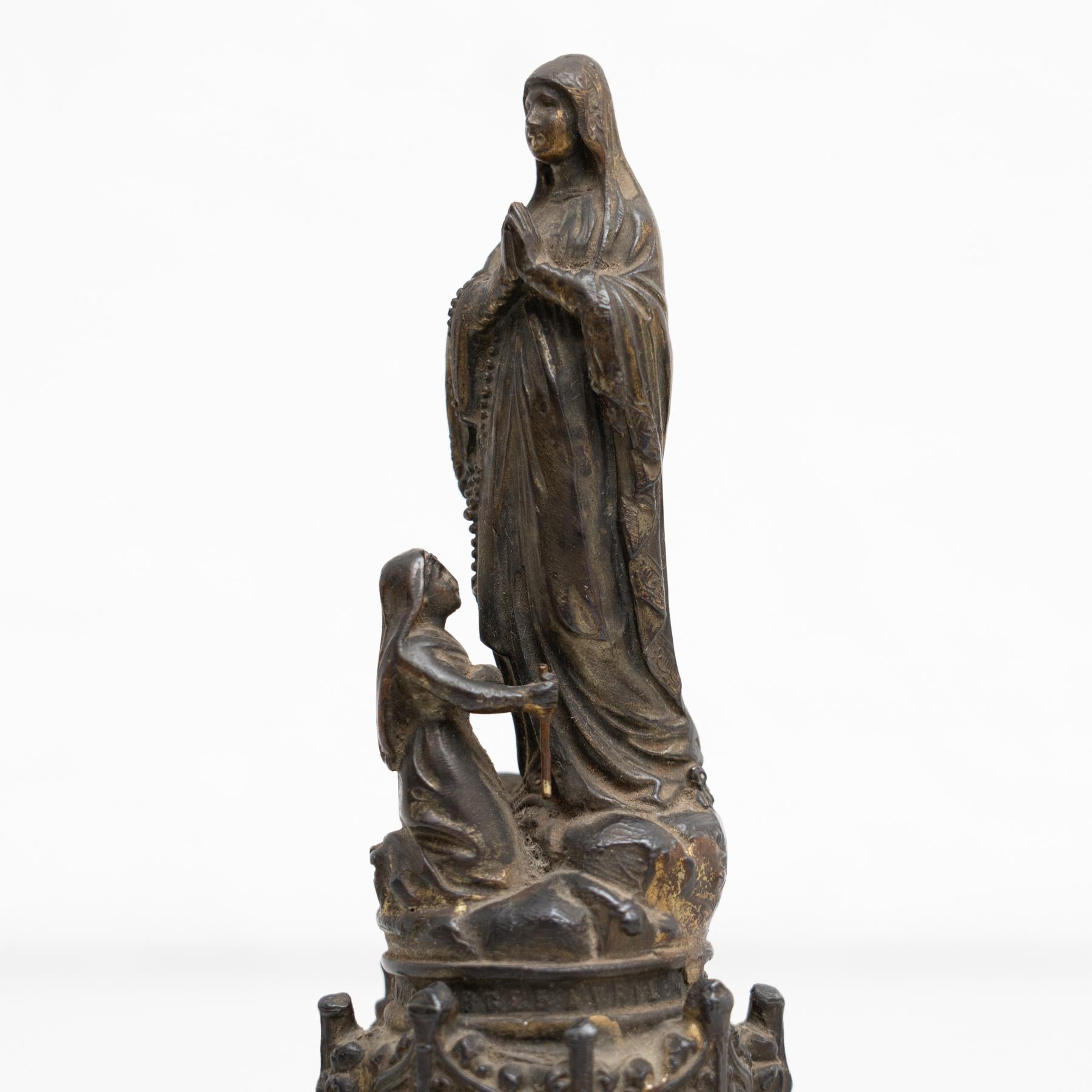 Espagnol Figurine en métal de la Vierge Lourdes Memorabilia en vente