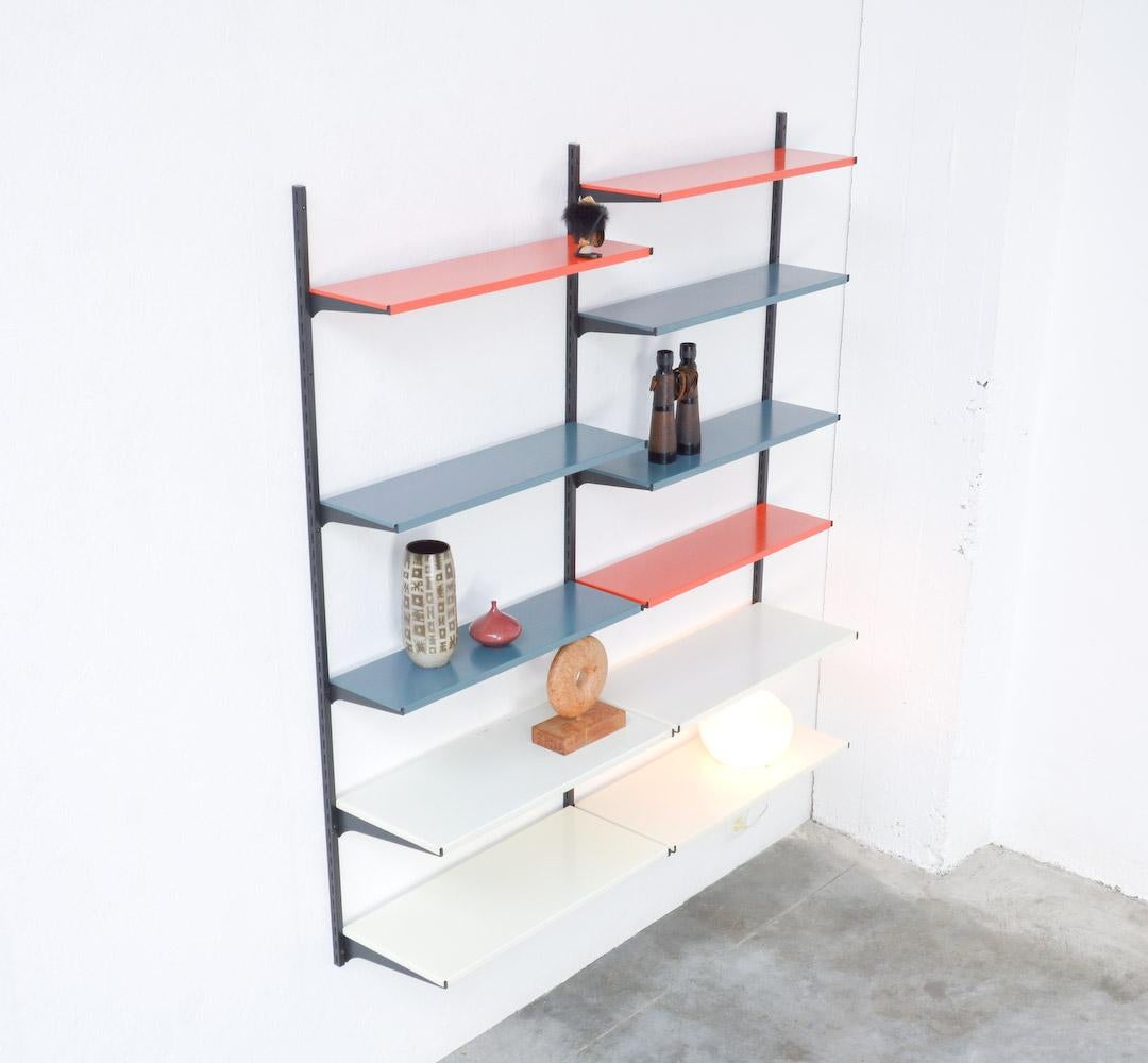 Metal Wall-Mounted Bookshelf by Tomado In Good Condition In Vlimmeren, BE