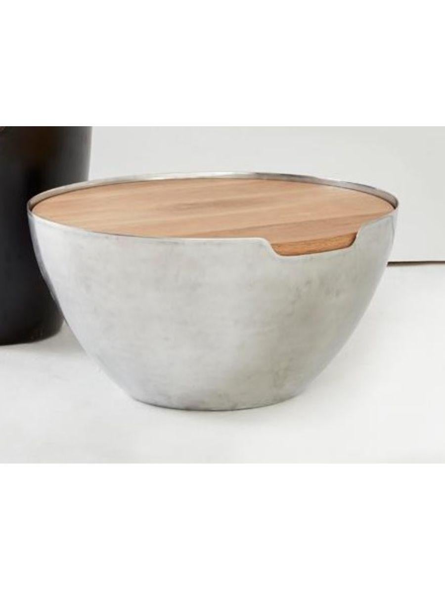 Metal walnut short basin coffee - side table by Hollis & Morris
Dimensions: Diameter 26