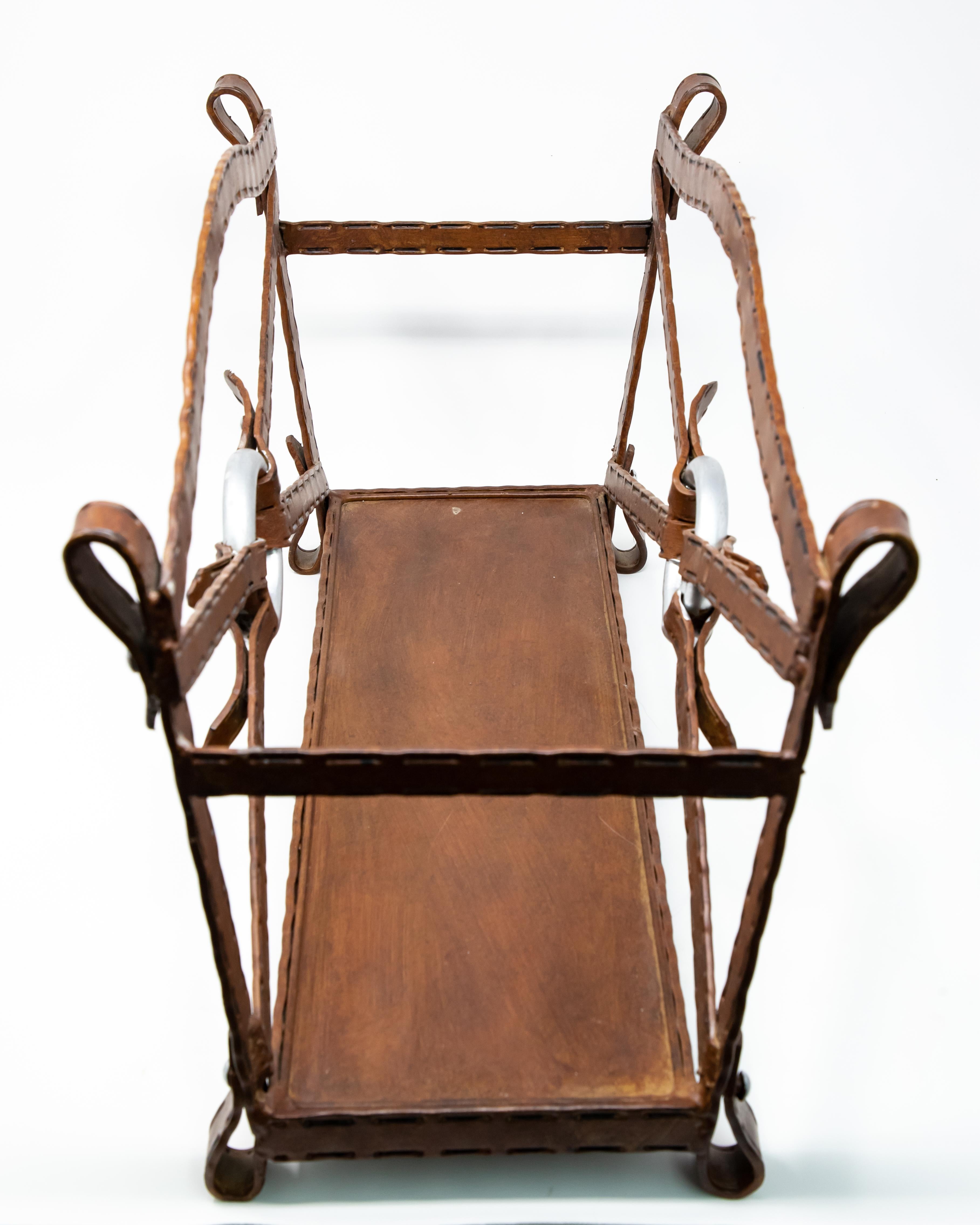 Metal Western Themed Magazine Rack In Good Condition For Sale In Cookeville, TN