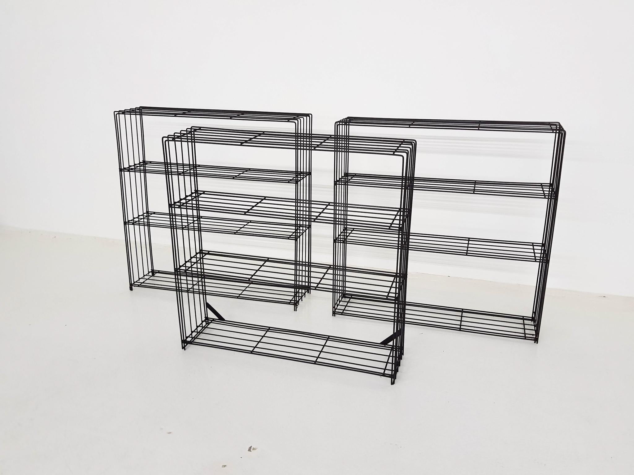 Metal Wire Room Divider or Bookcase by Tjerk Reijenga for Pilastro, Dutch, 1960s In Good Condition In Amsterdam, NL
