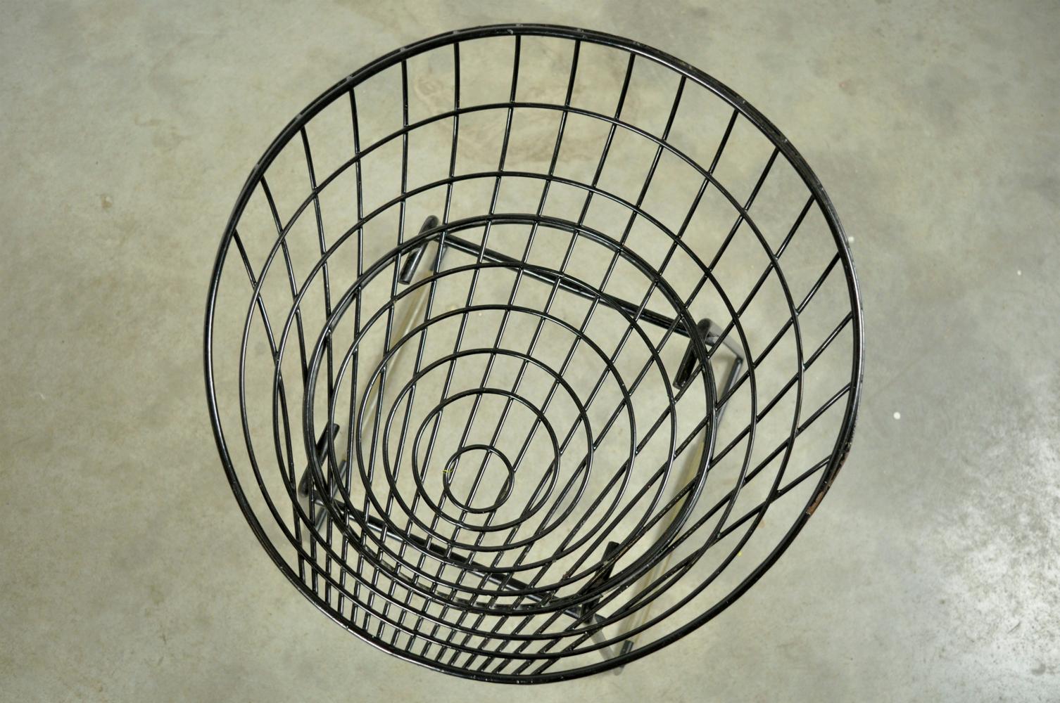Metal wire stool KM05 by Cees Braakman and Adriaan Dekker for Pastoe, 1950s For Sale 5