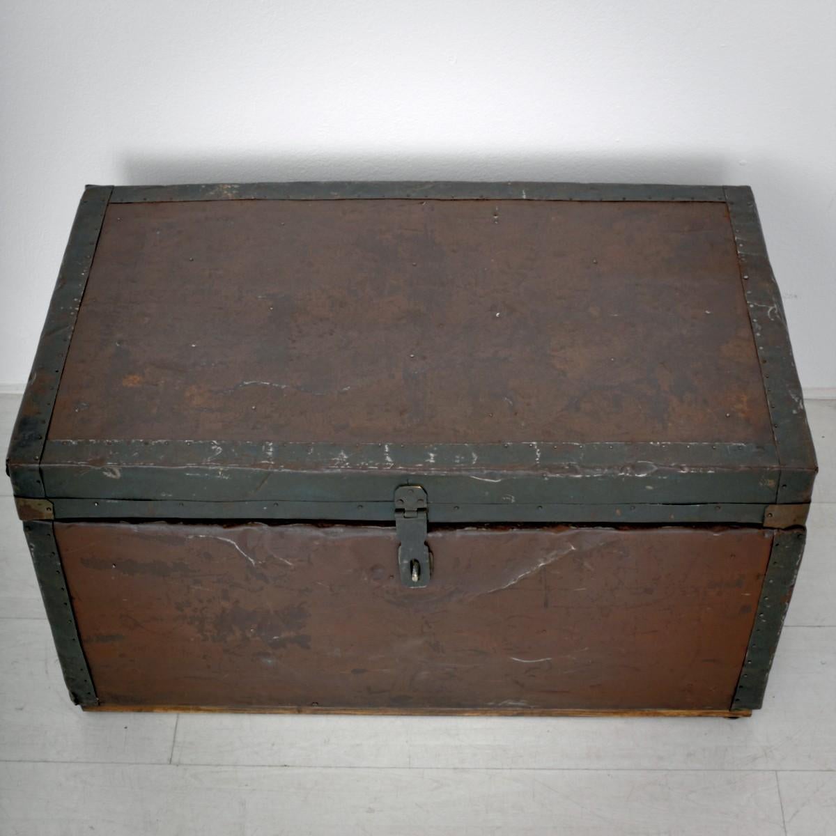 Early 20th Century Metal / Wood Trunk, circa 1900 For Sale