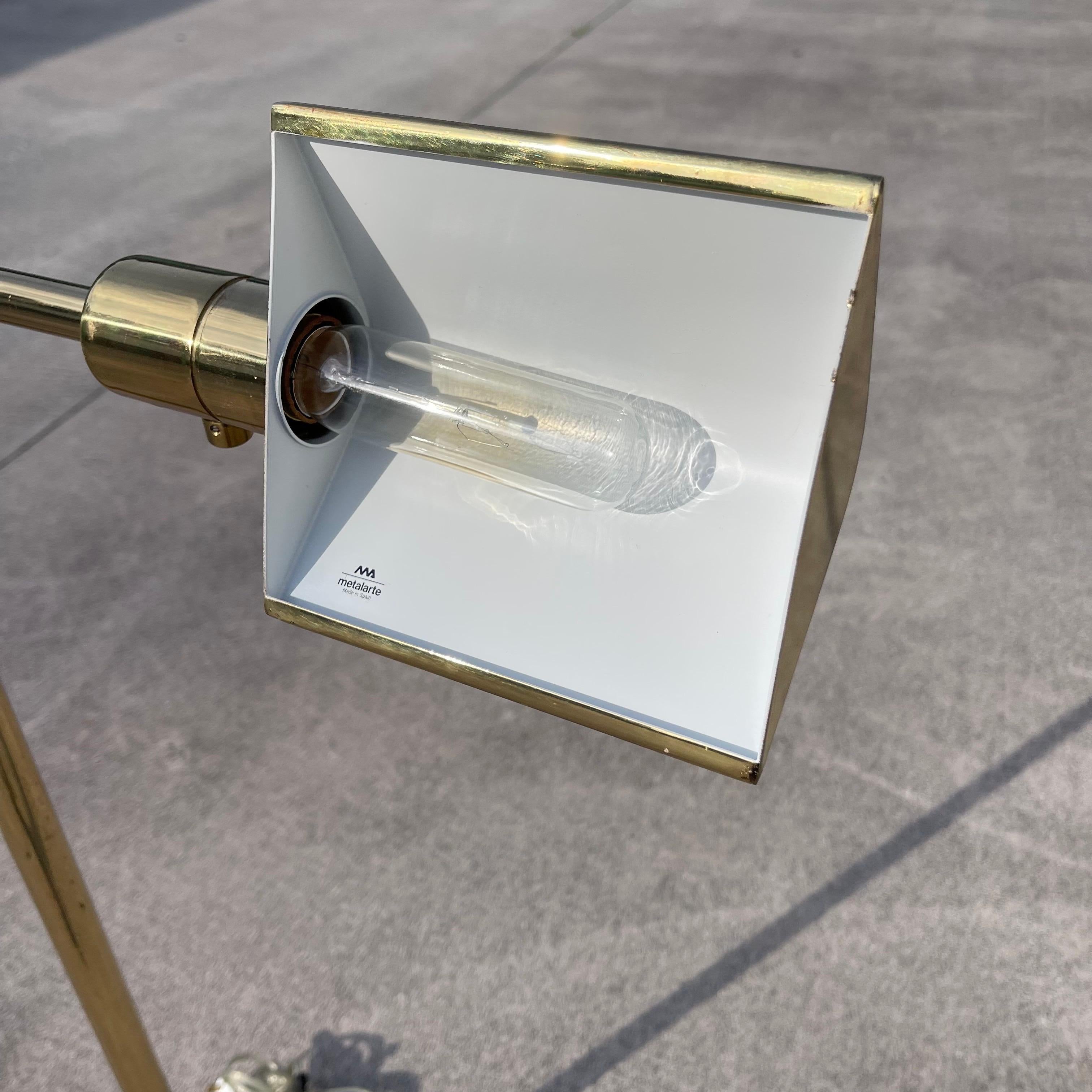 Metalarte para Hansen Lámpara de lectura de latón de altura regulable en venta 2