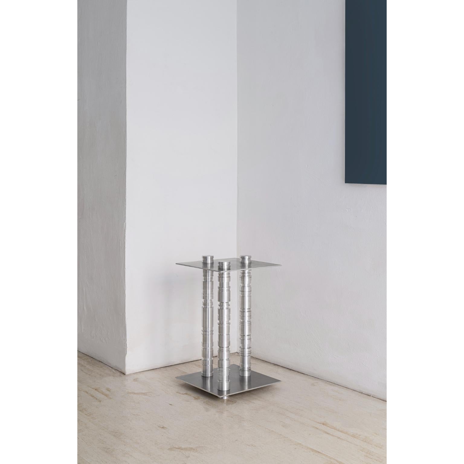 Table d'appoint Metalique par Millim Studio Neuf - En vente à Geneve, CH