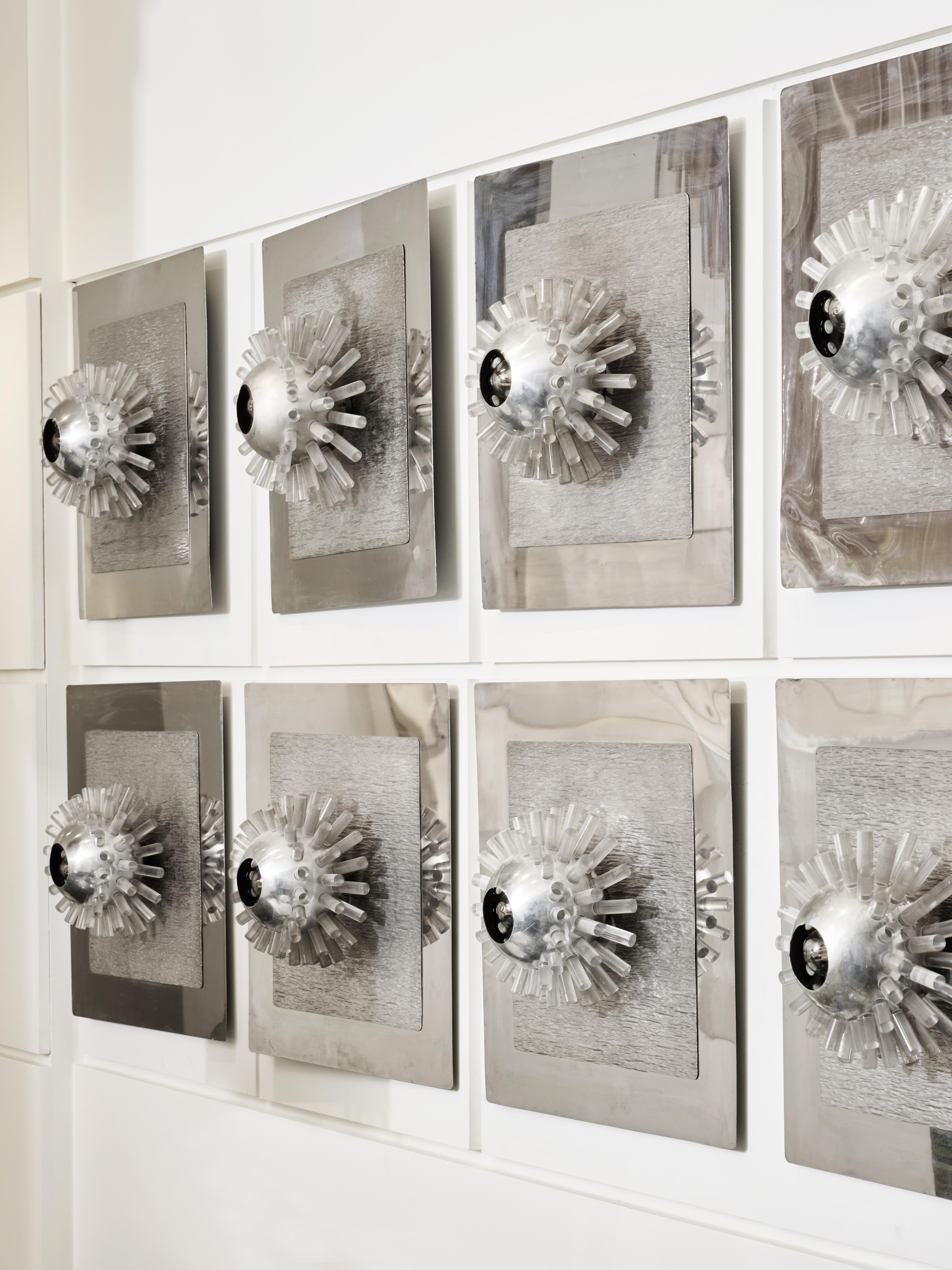 Metall and PLexiglass Wall Sconces by Gaetano Missaglia For Sale 1