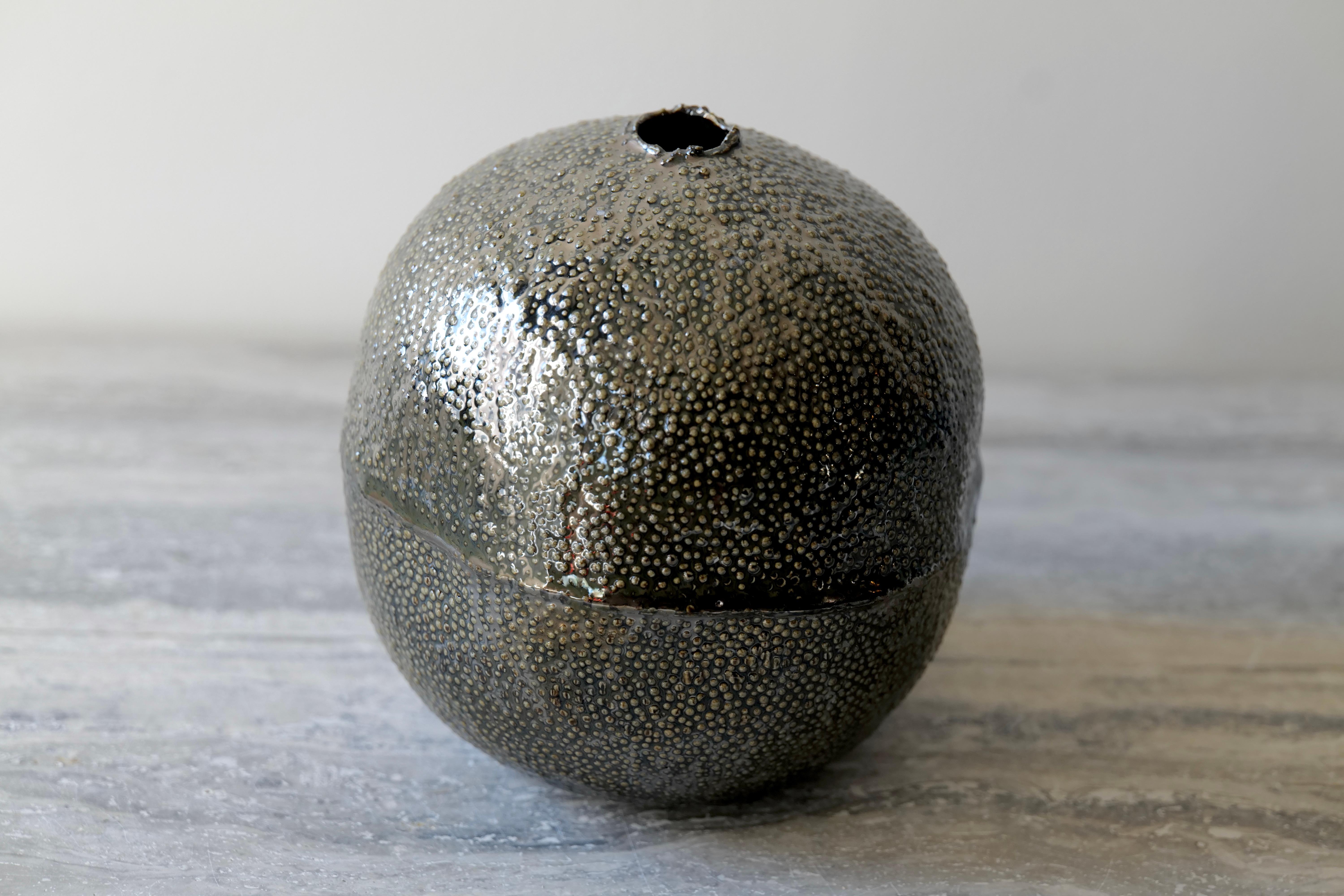 Metallic Black Caviar Porcelain Vessel In New Condition For Sale In New York City, NY