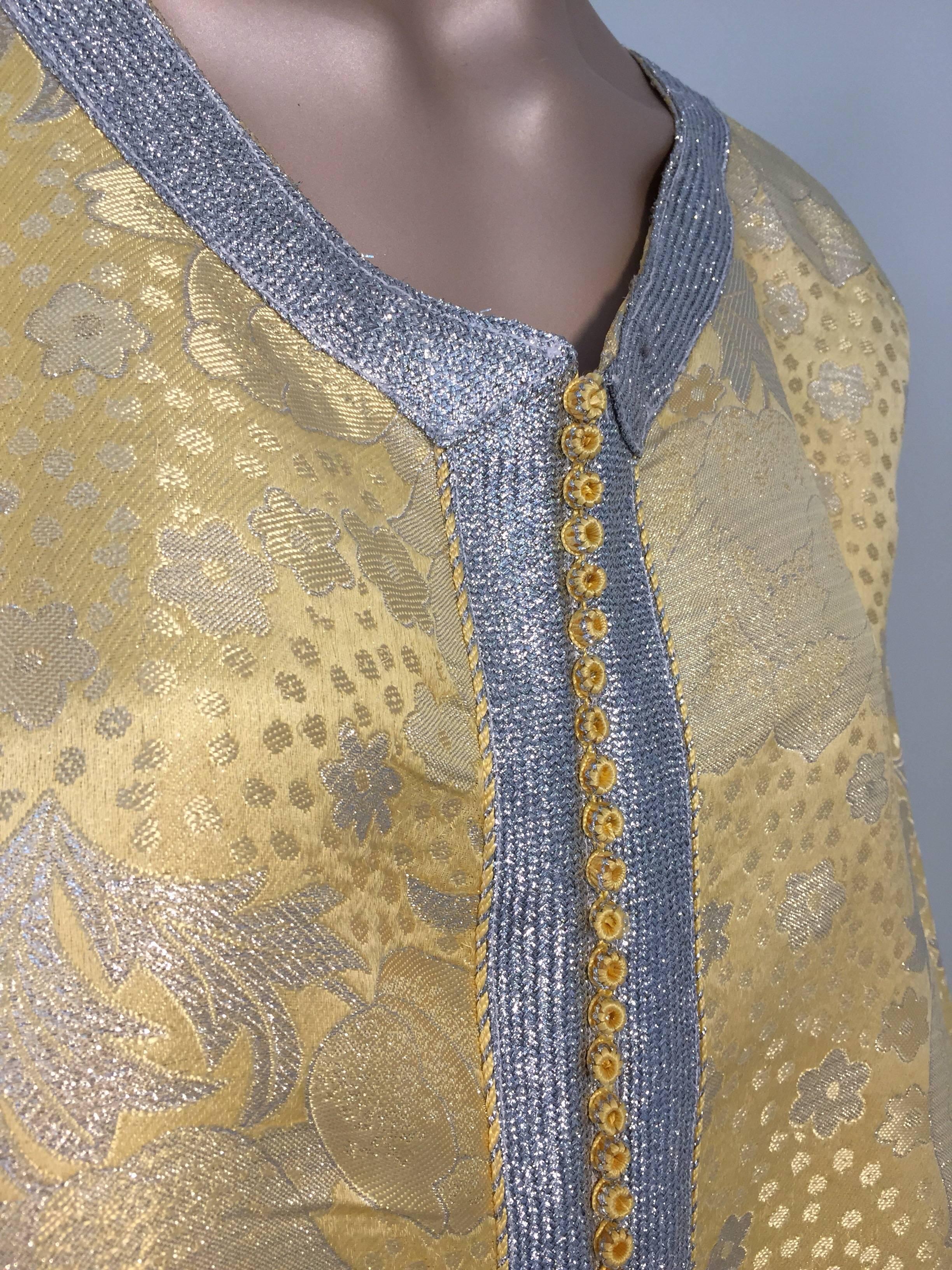 Metallic Gold and Silver Brocade 1970s Maxi Dress Caftan, Evening Gown Kaftan In Good Condition For Sale In North Hollywood, CA