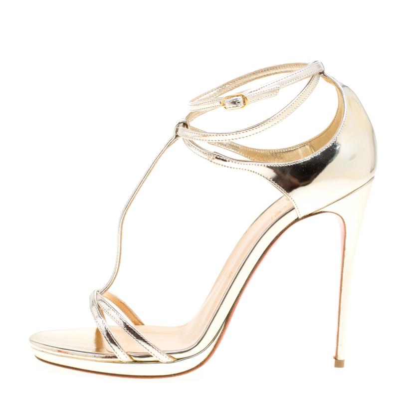 Metallic Light Gold Leather Benedetta T Strap Sandals Size 39 In Excellent Condition In Dubai, Al Qouz 2