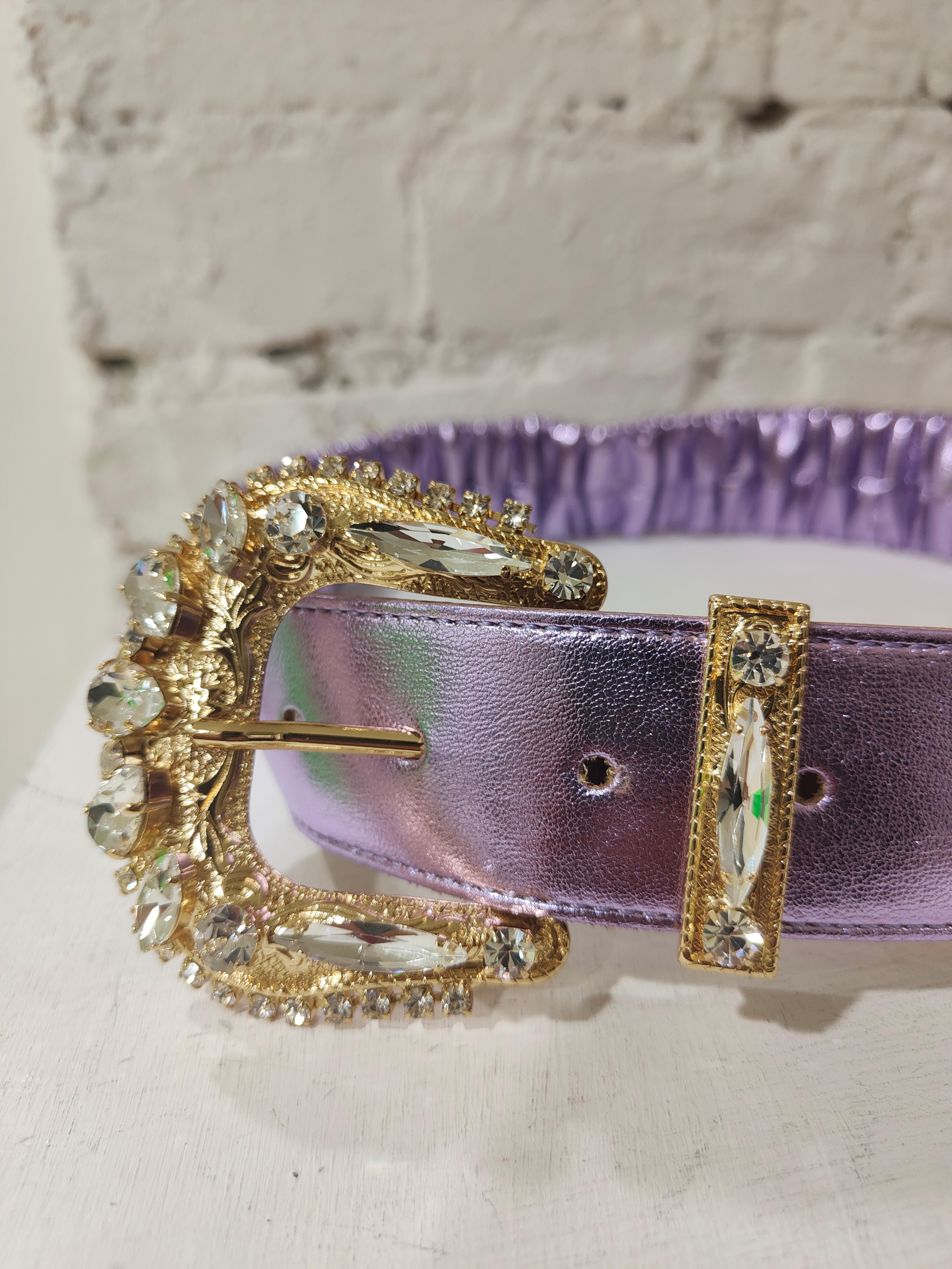 Metallic purple tone leather swarovski belt NWOT  In New Condition In Capri, IT