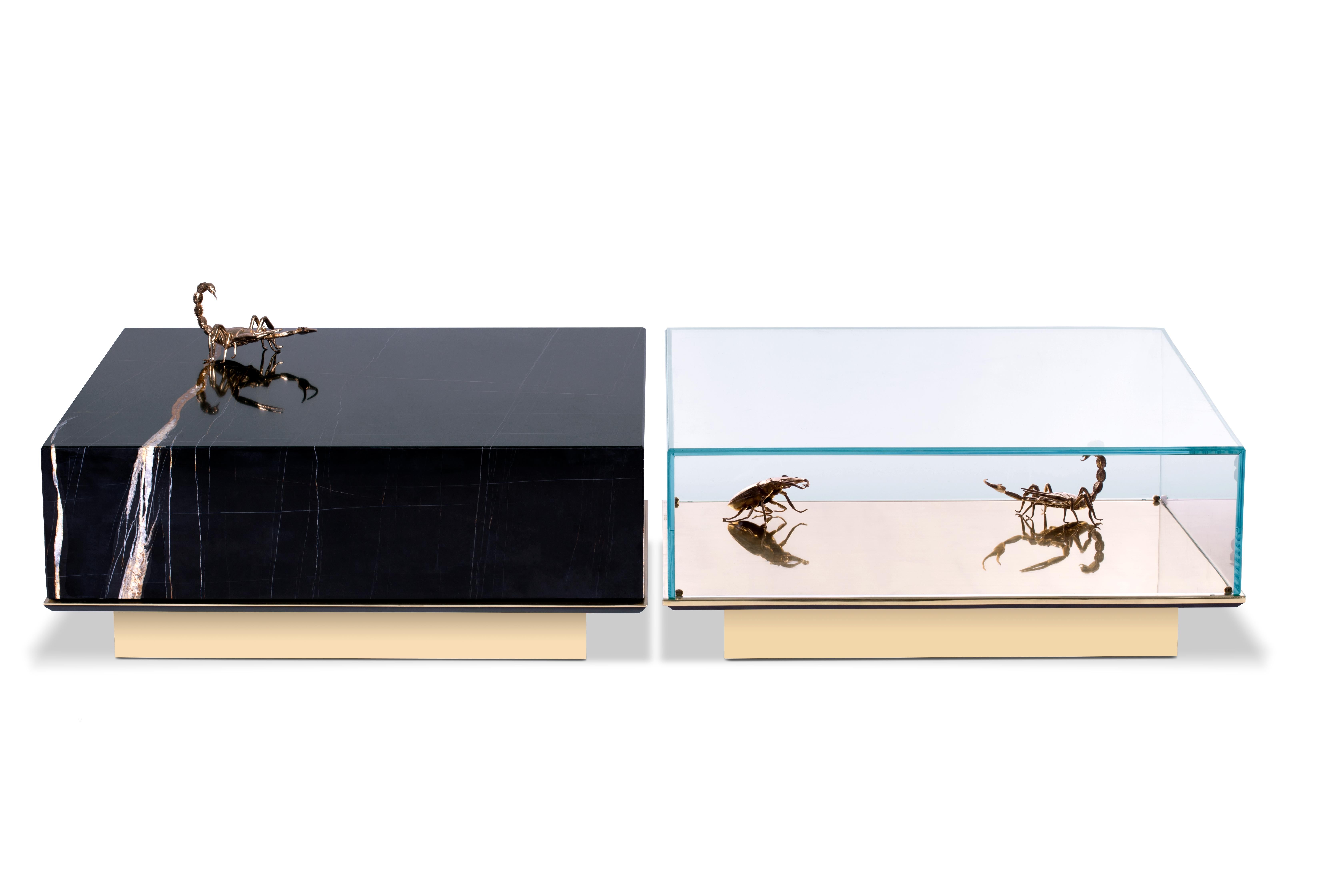 L'énorme succès de la série Metamorphosis a donné naissance à une autre création unique - Metamorphosis Center Table. Semblable à la transformation dramatique et au changement soudain de la structure corporelle de l'animal, la table basse