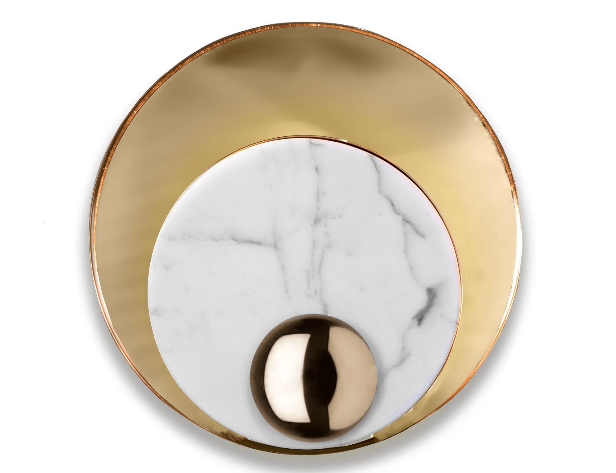 The enormous success of the Metamorphosis Series gave birth yet to another unique creation – Metamorphosis Scones. Similar to the dramatic transformation and the sudden change in the animal's body structure, Metamorphosis Sconces experiences new