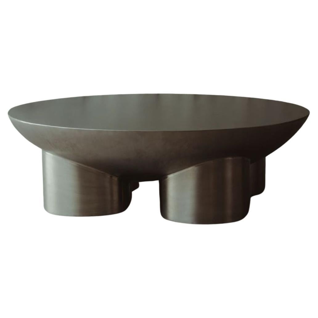 Table basse en acier inoxydable Metate de David Del Valle