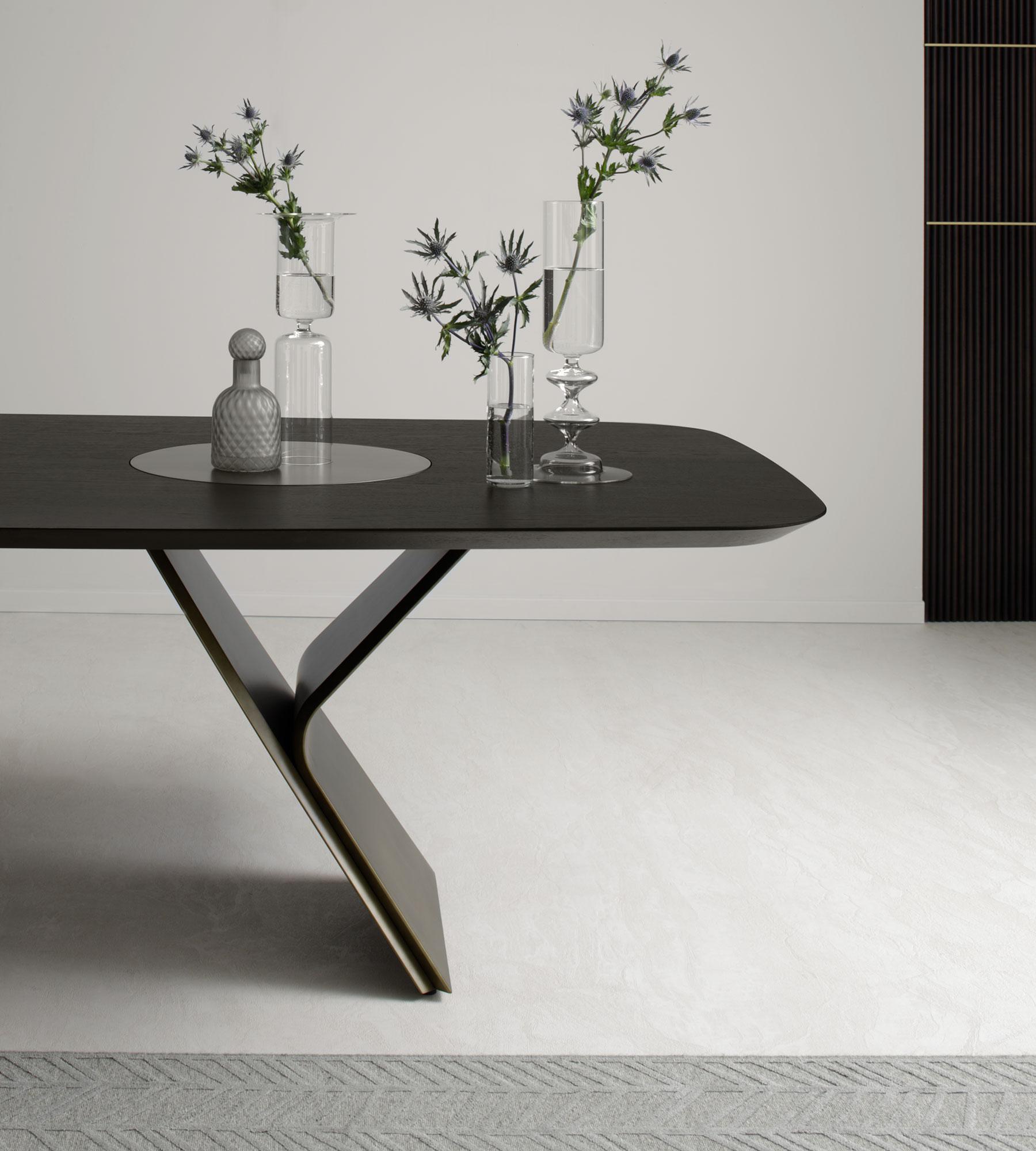 italien Table de salle à manger Metaverso Laguna en chêne avec Lazy Susan par Morica Design en vente