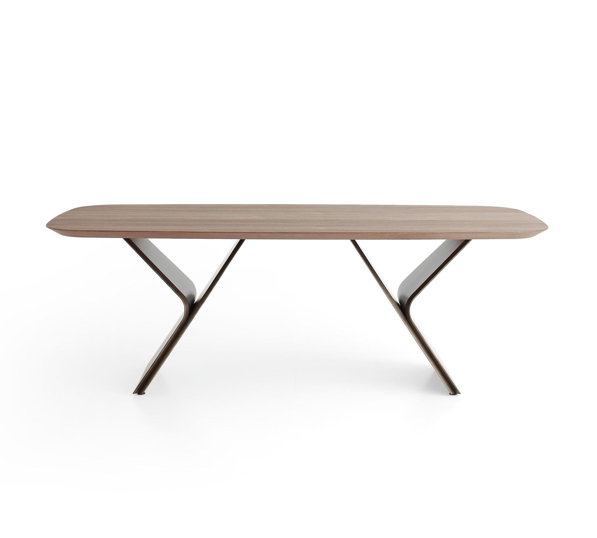 Metaverso Walnut Dining Table by Morica Design In New Condition For Sale In Geneve, CH