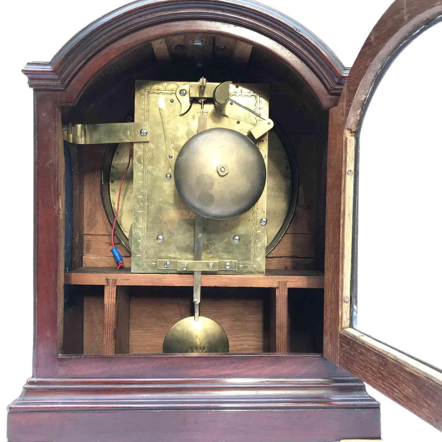 Metcalfe London 19th Century George III Mahogany Bracket Clock 11