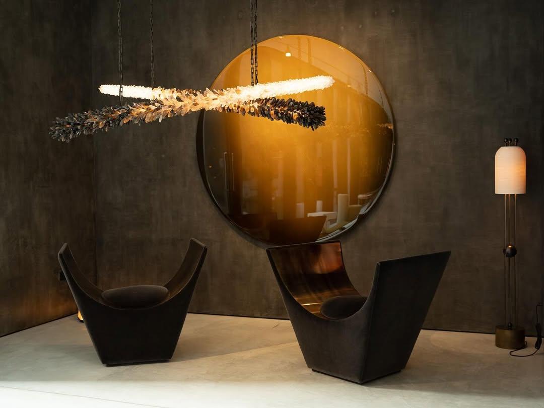 Ottone Lampada a sospensione Ombre Meteor Effect Natural Uncut Crystal 210 di Christopher Boots in vendita