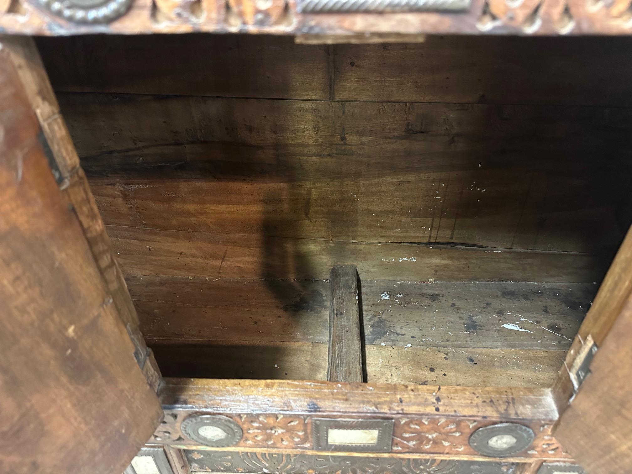Armario cofre para novia Damachiya, dote india, meticulosamente detallado y hecho a mano Angloindio en venta
