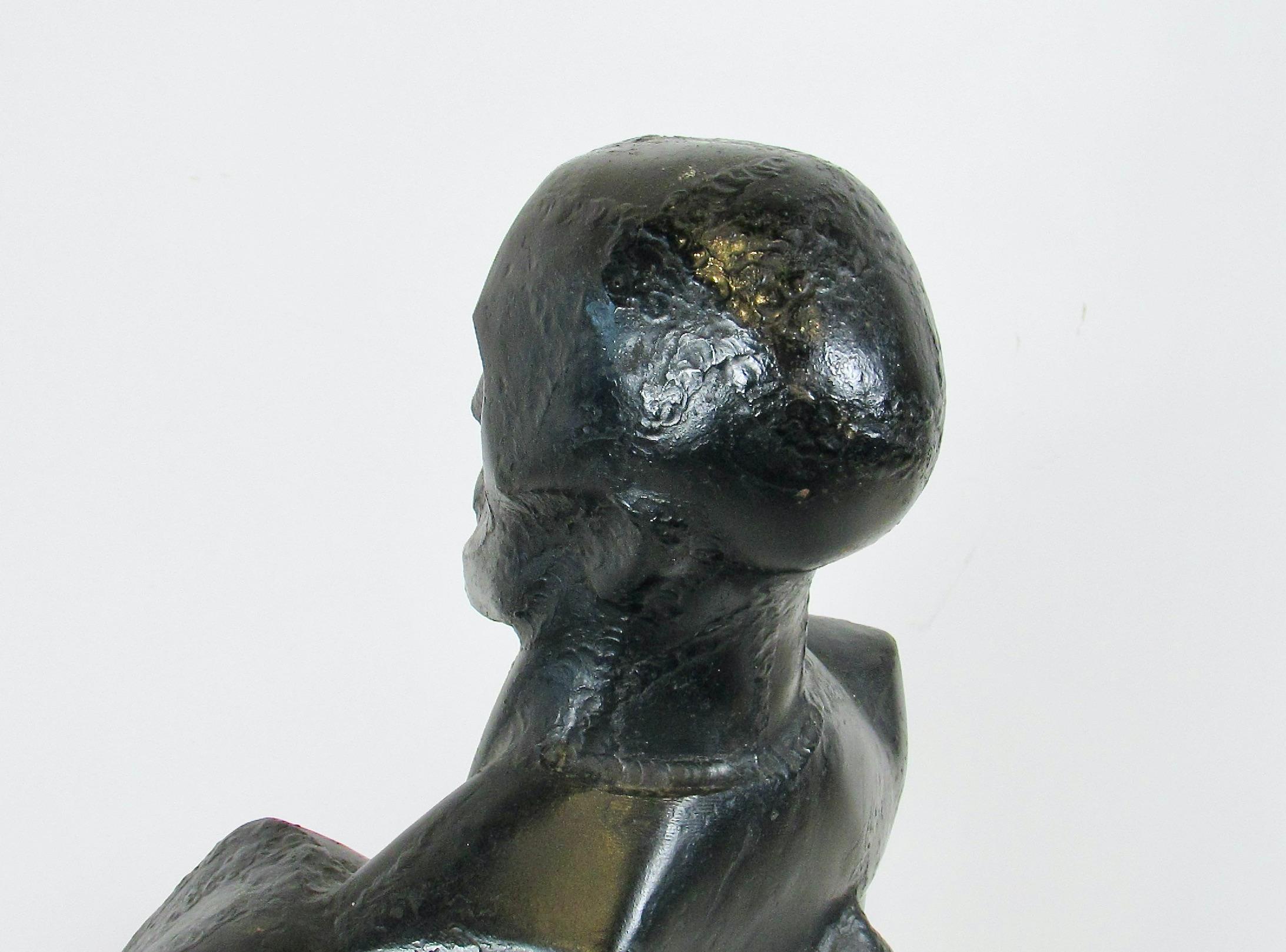 Sorgfältig geformte und geschweißte aufrechte Mannskulptur im brutalistischen Stil im Angebot 4