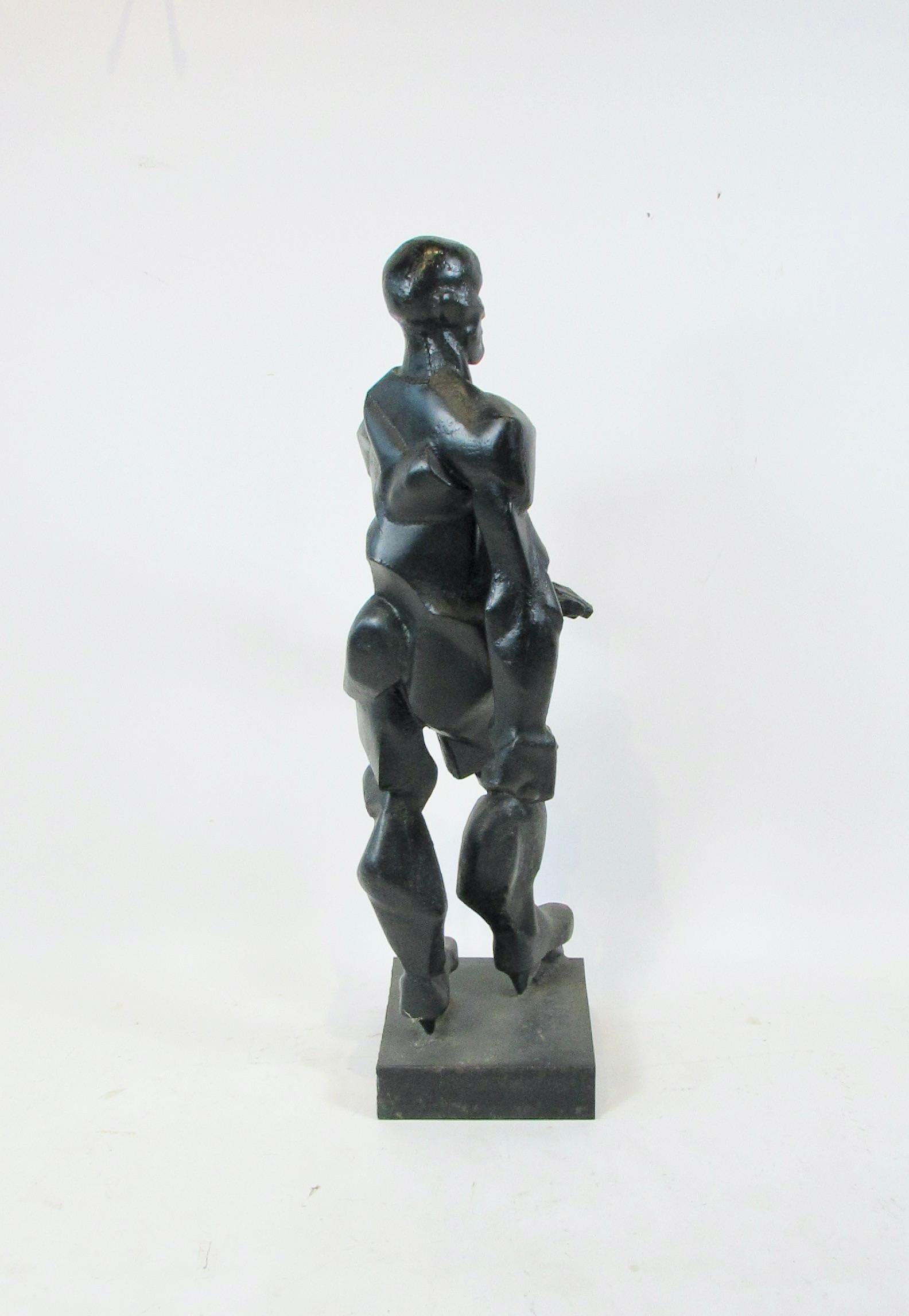 Sorgfältig geformte und geschweißte aufrechte Mannskulptur im brutalistischen Stil (Stahl) im Angebot