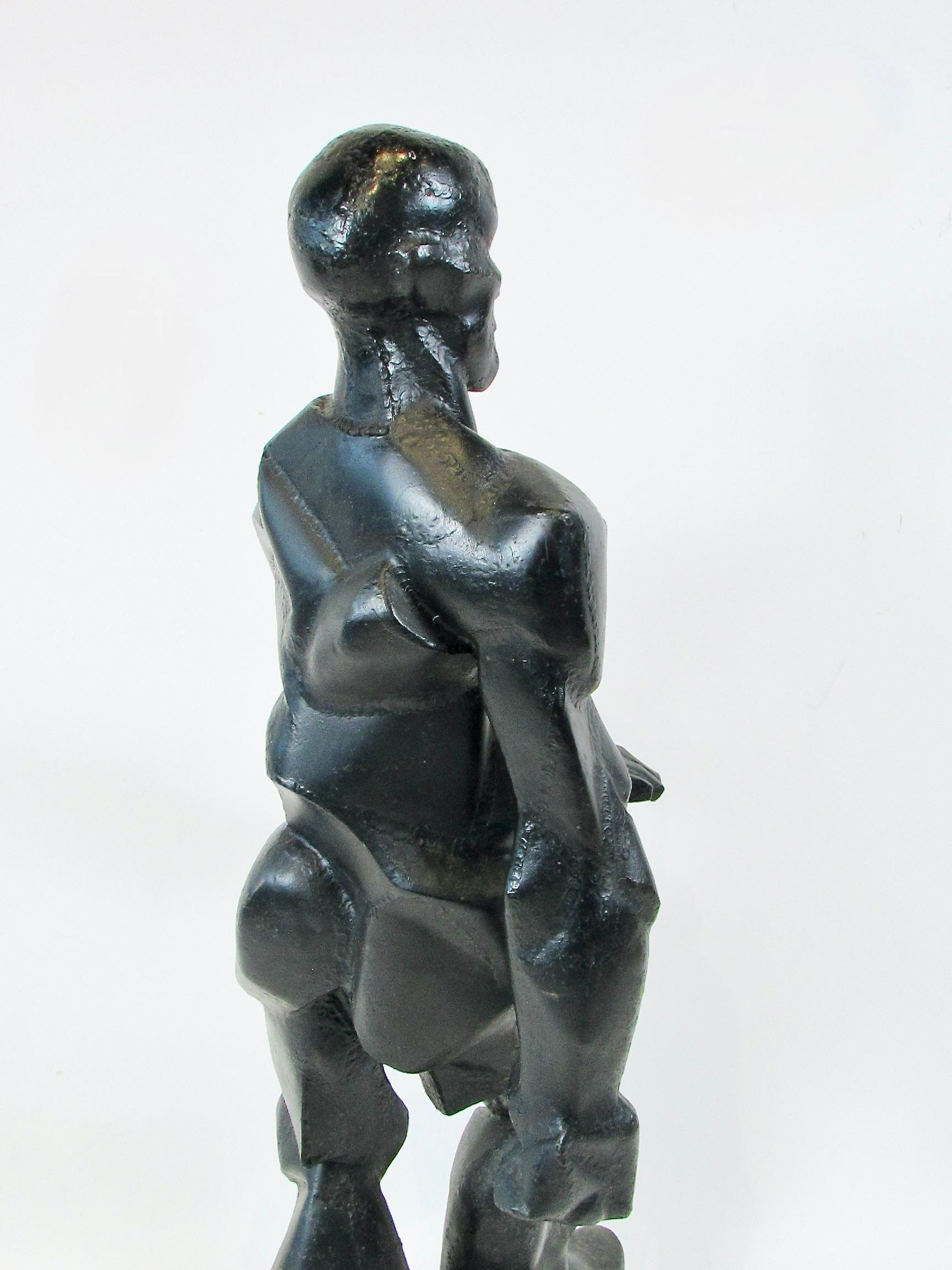 Sorgfältig geformte und geschweißte aufrechte Mannskulptur im brutalistischen Stil im Angebot 1