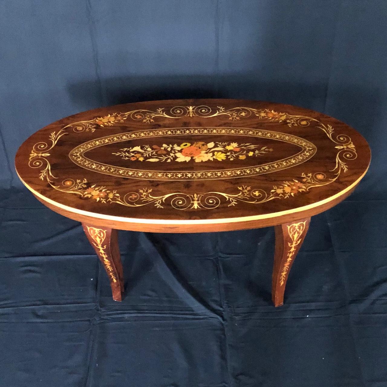 Meticulously Inlaid Italian Oval Coffee Table For Sale 1