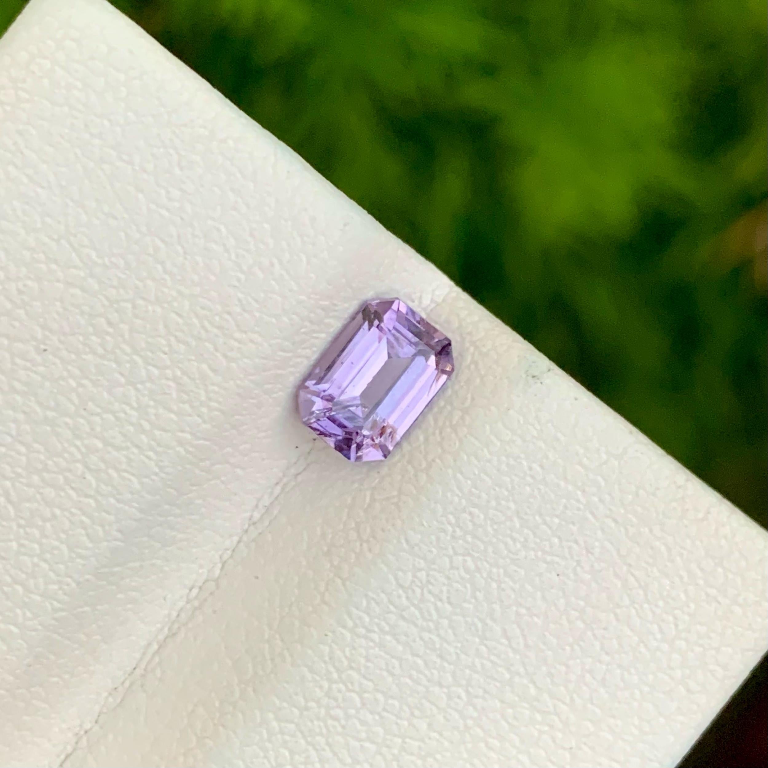 Meticulously Purple Hued Spinel 1.05 carats Emerald Cut Natural Brumes Gemstone In New Condition For Sale In Bangkok, TH