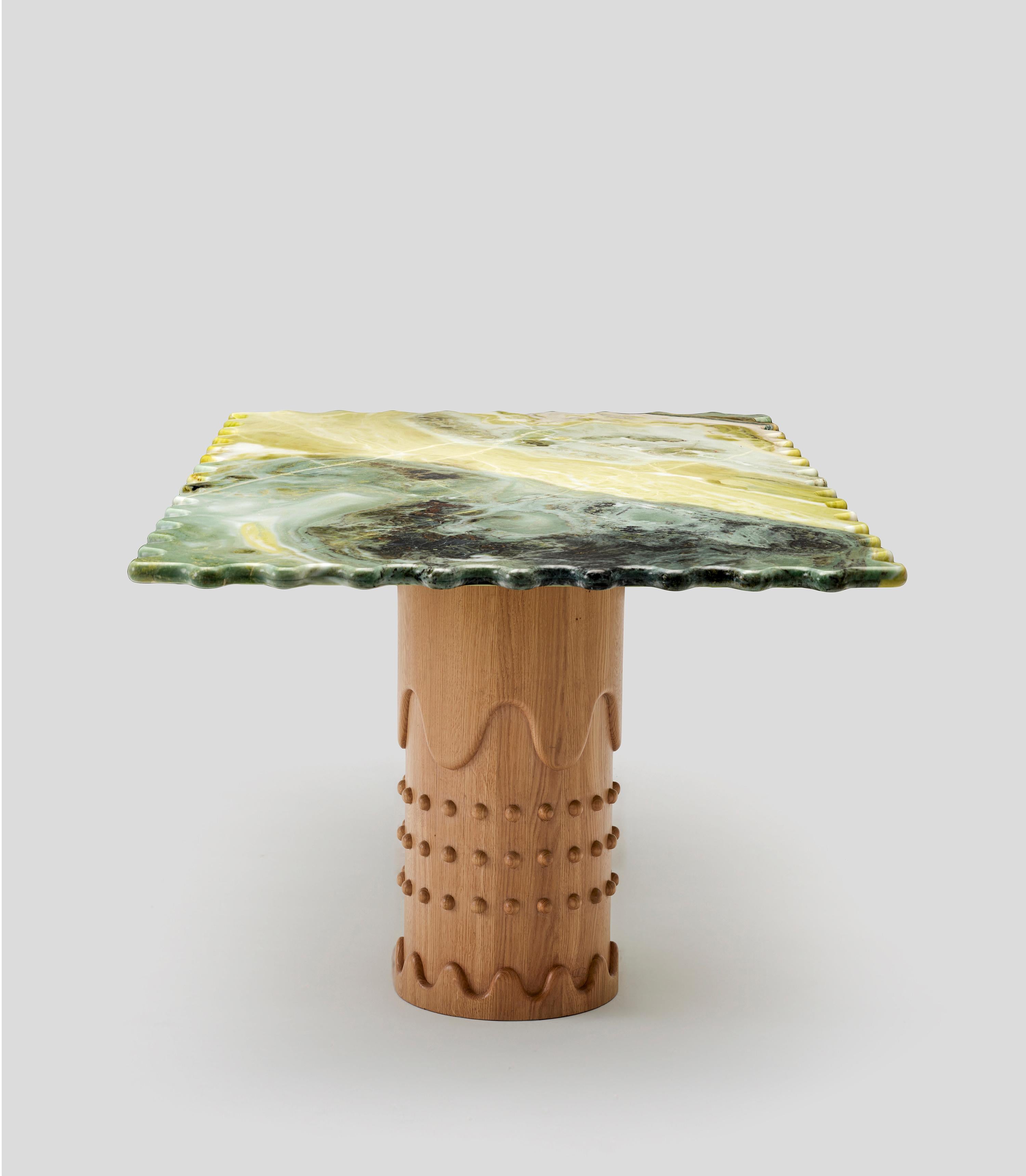 Tavolo Metlife di MERVE KAHRAMAN

Marmo Greene & Greene & Gambe in Oak lavorate a mano

75