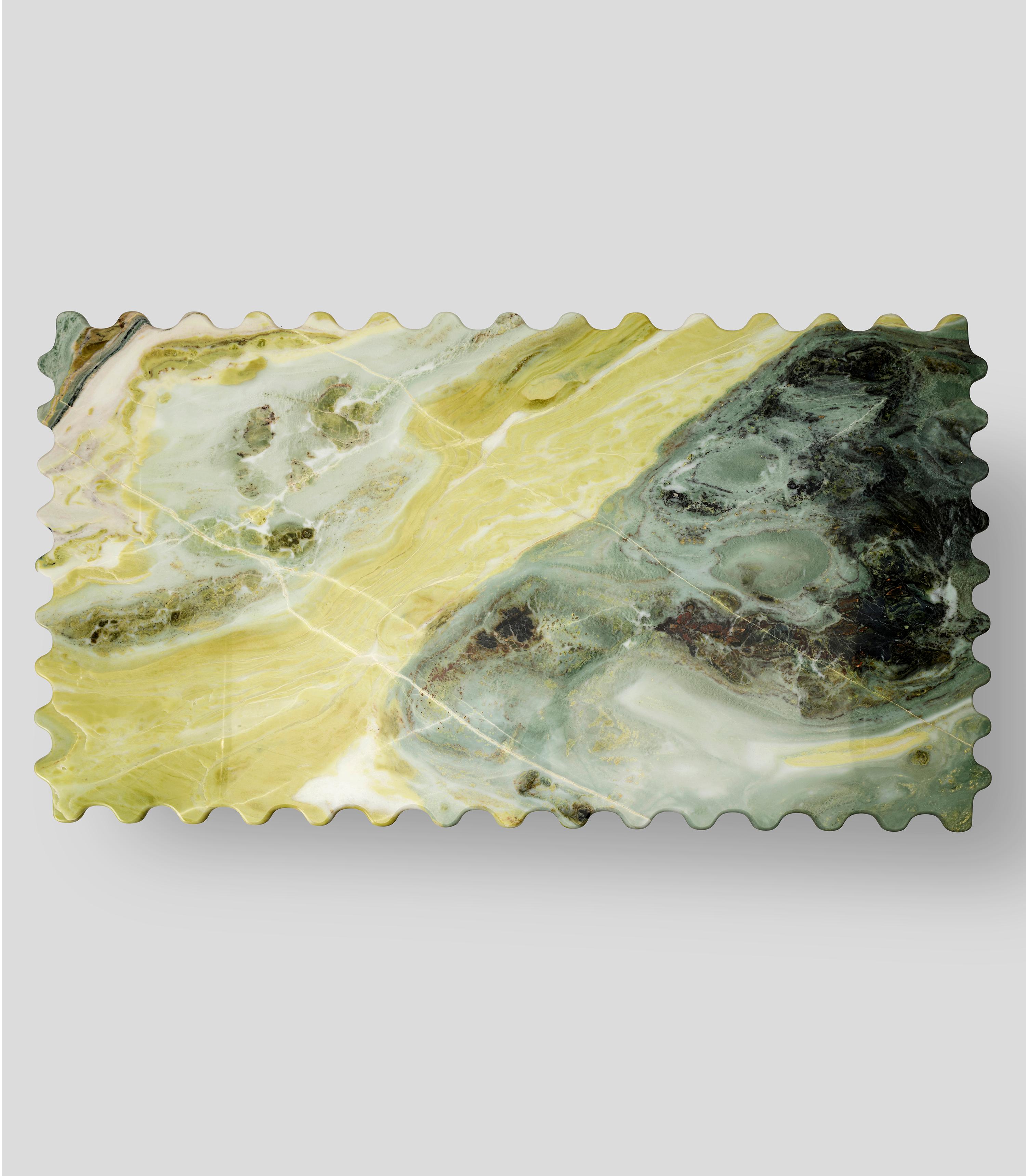 Tavolo da pranzo Metlife di Merve KAHRAMAN Marmo di onice verde e gambe in Oak lavorate a mano In condizioni Nuovo in vendita a New York, NY