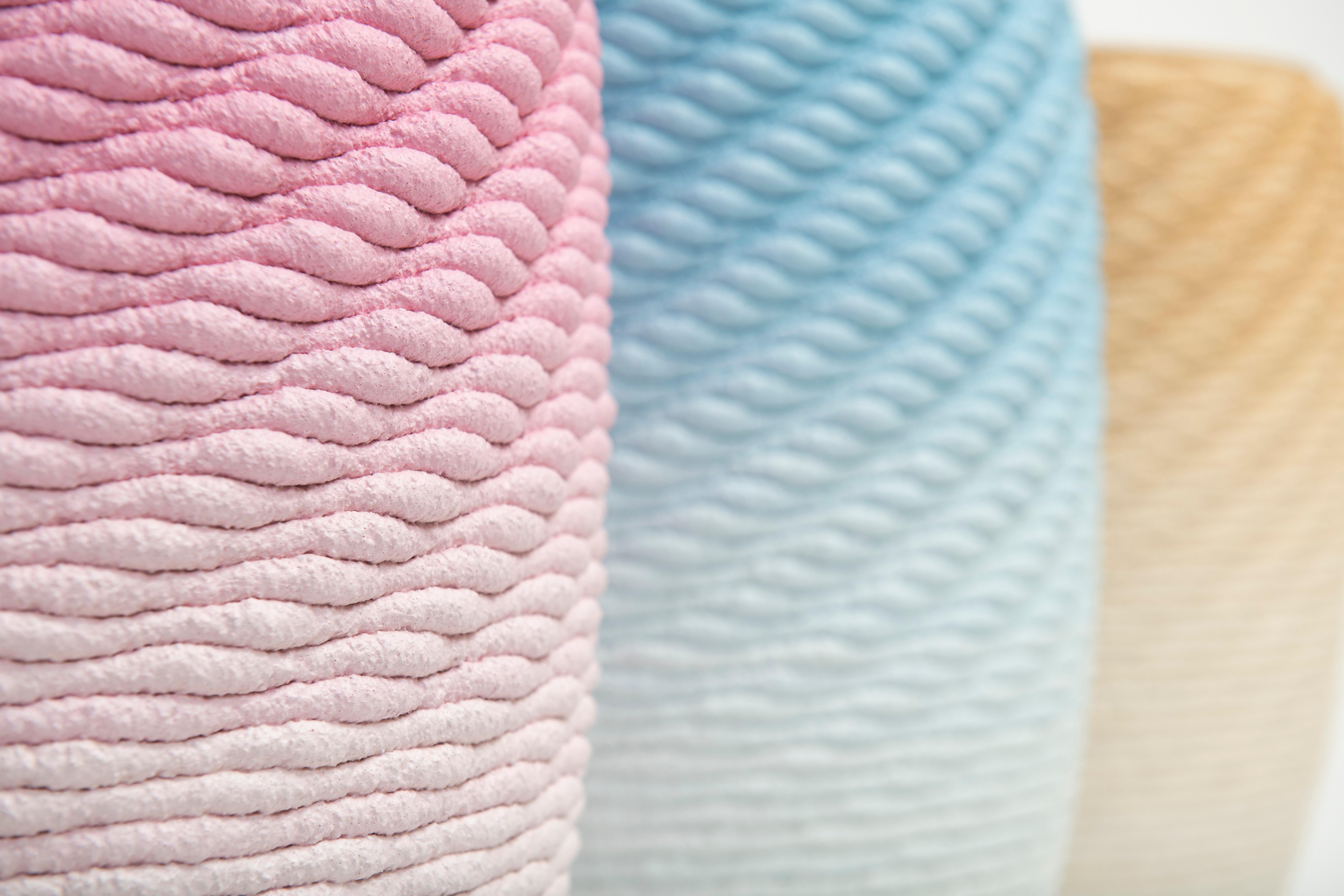 Metric Hocker und Tisch in Rosa im Angebot 3