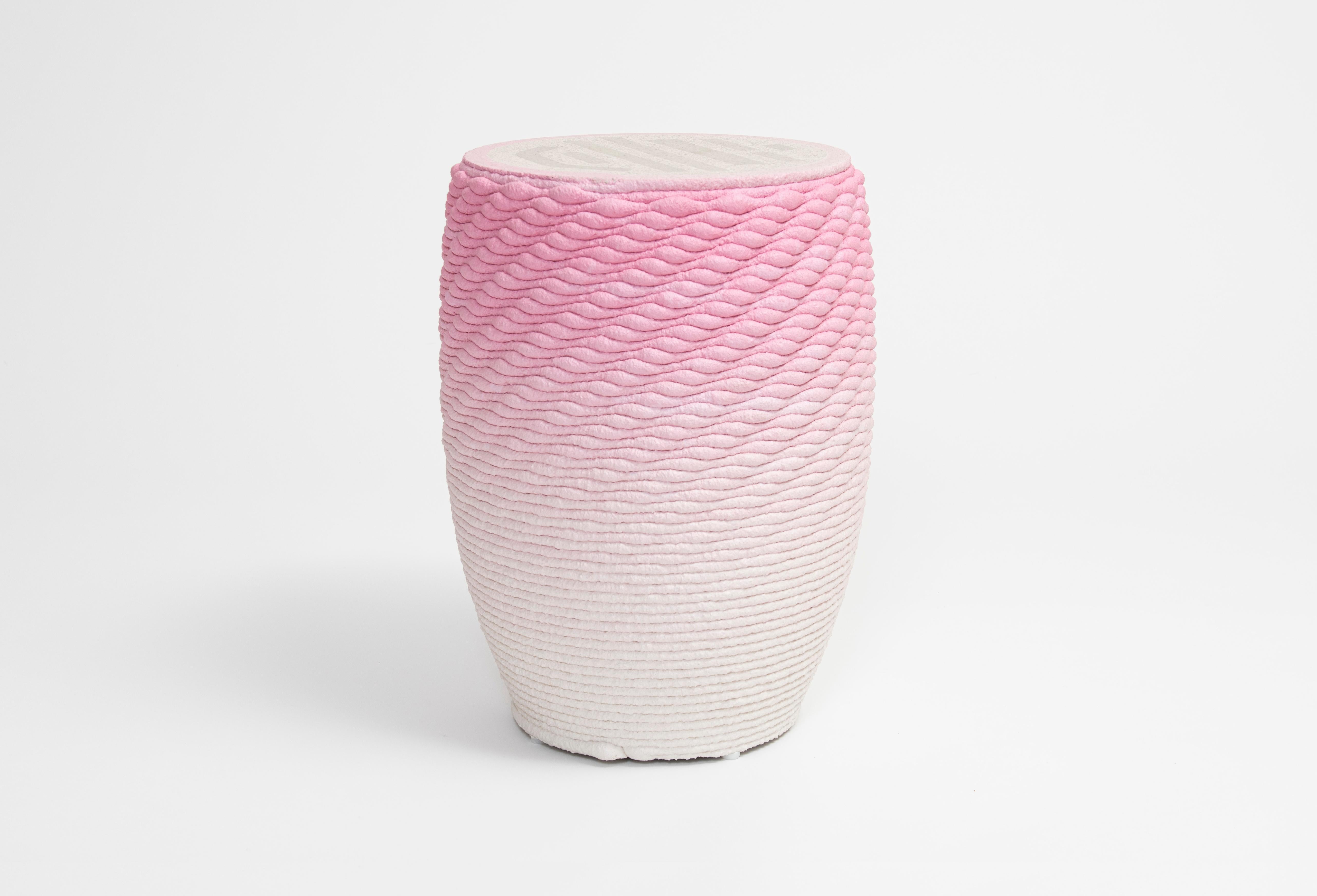 Metric Hocker und Tisch in Rosa im Zustand „Neu“ im Angebot in Weidling, AT