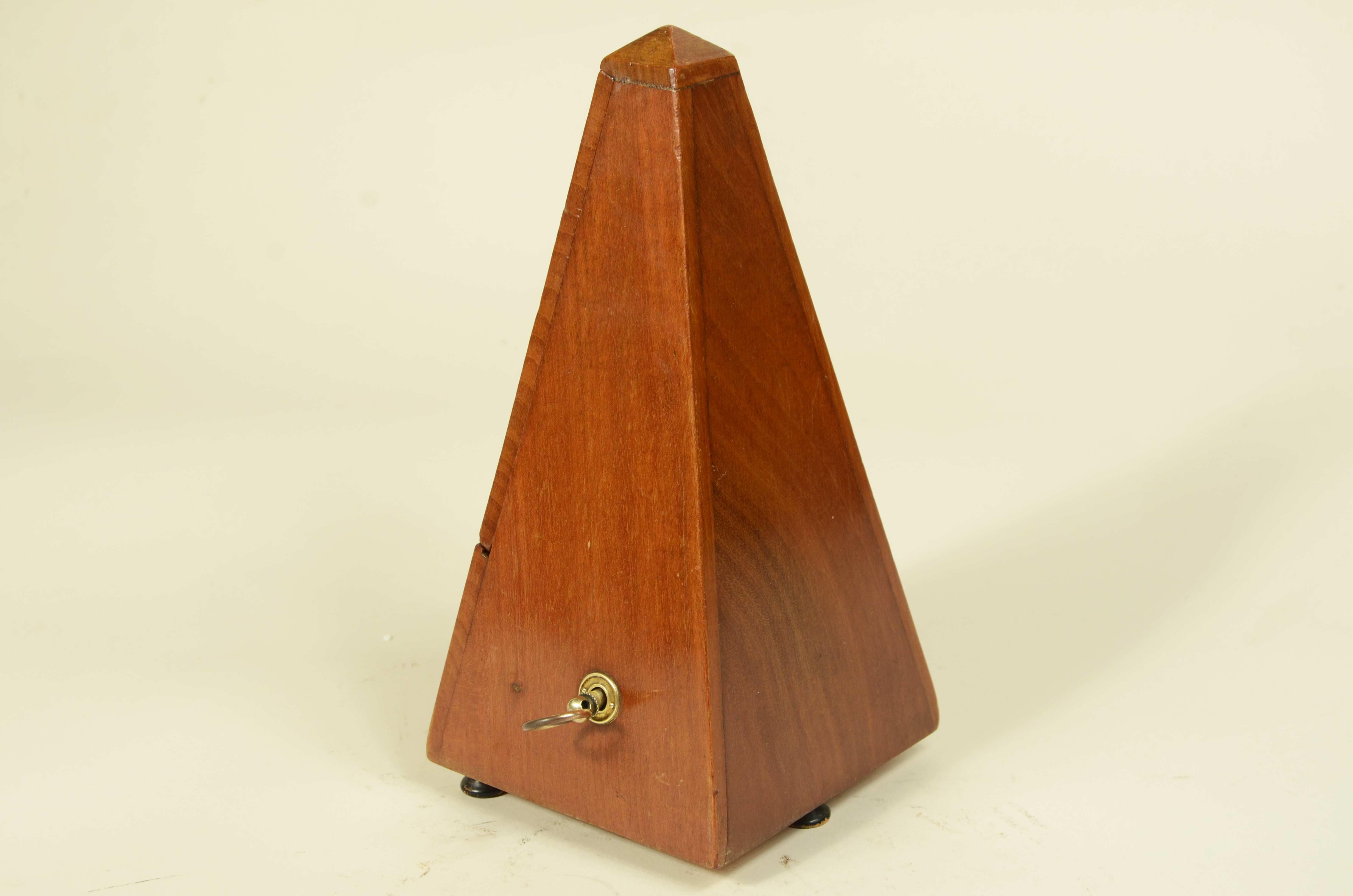 Metronomo sistema Paquet 1815 e J. Maelzel 1846 della seconda metà del XIX sec. In condizioni buone in vendita a Milan, IT
