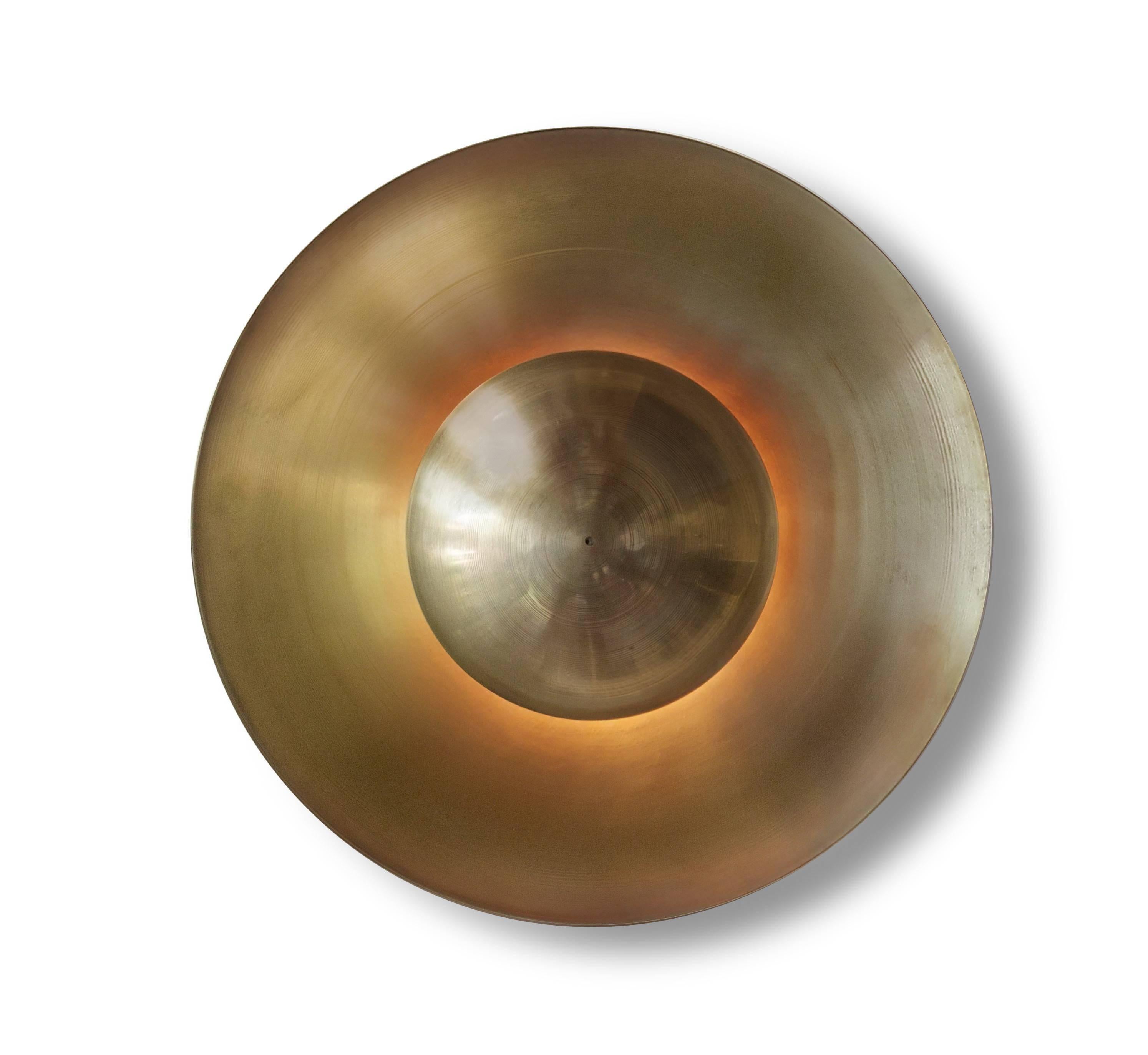 Metropolis Brass Sconce by Jan Garncarek In New Condition For Sale In Geneve, CH