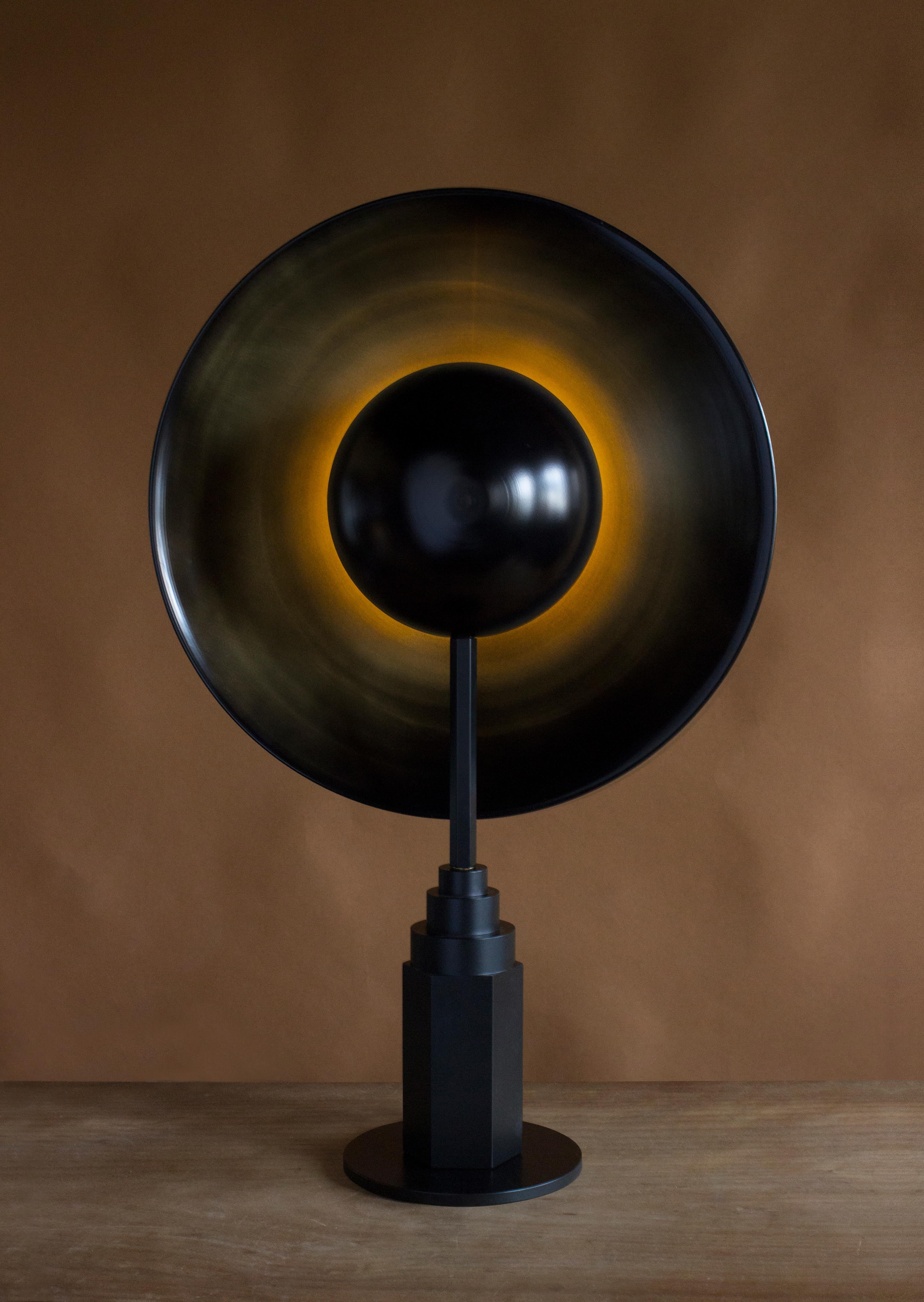 Lampe de bureau Metropolis Noir en laiton en édition limitée de Jan Garncarek en vente 6