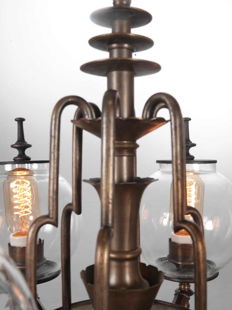 Metropolis Stil Art Deco Kronleuchter (amerikanisch) im Angebot