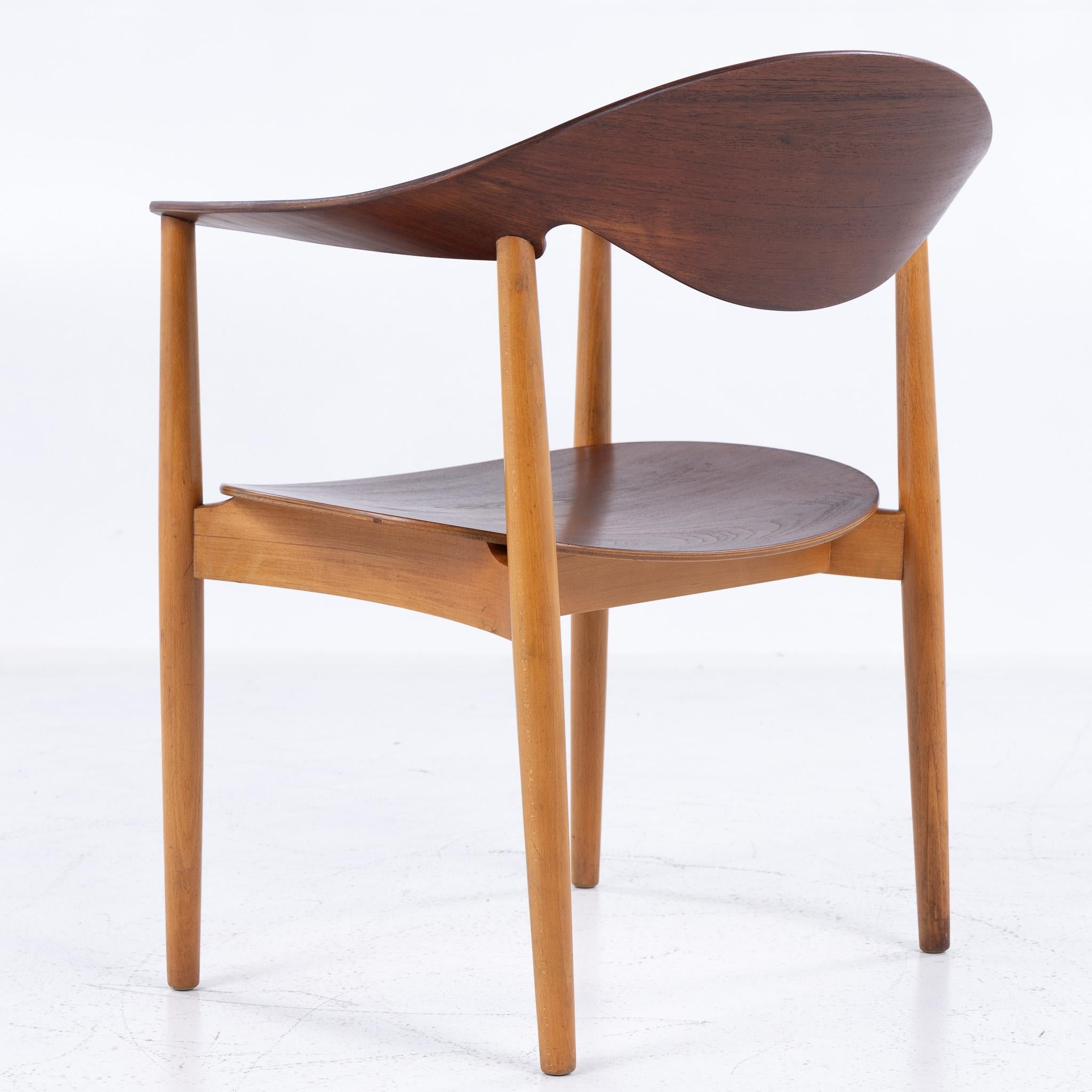 Mid-Century Modern Chaise Metropolitan en hêtre patiné et teck. en vente
